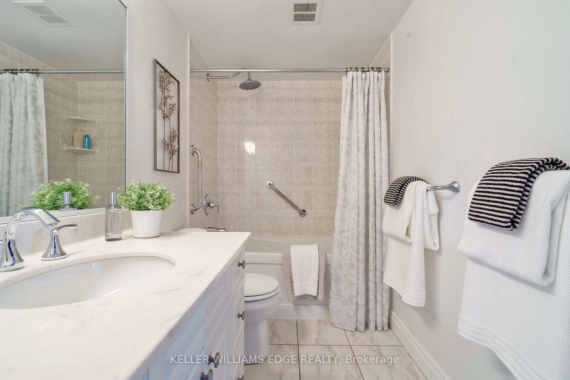 2 Bedrooms Condo at 5090 Pinedale, Burlington For sale