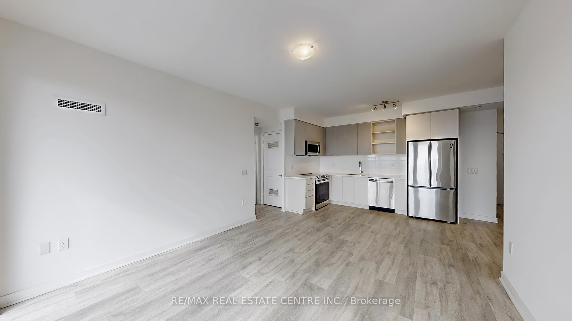 3 Bedrooms Condo at 4655 Metcalfe,  Mississauga For sale