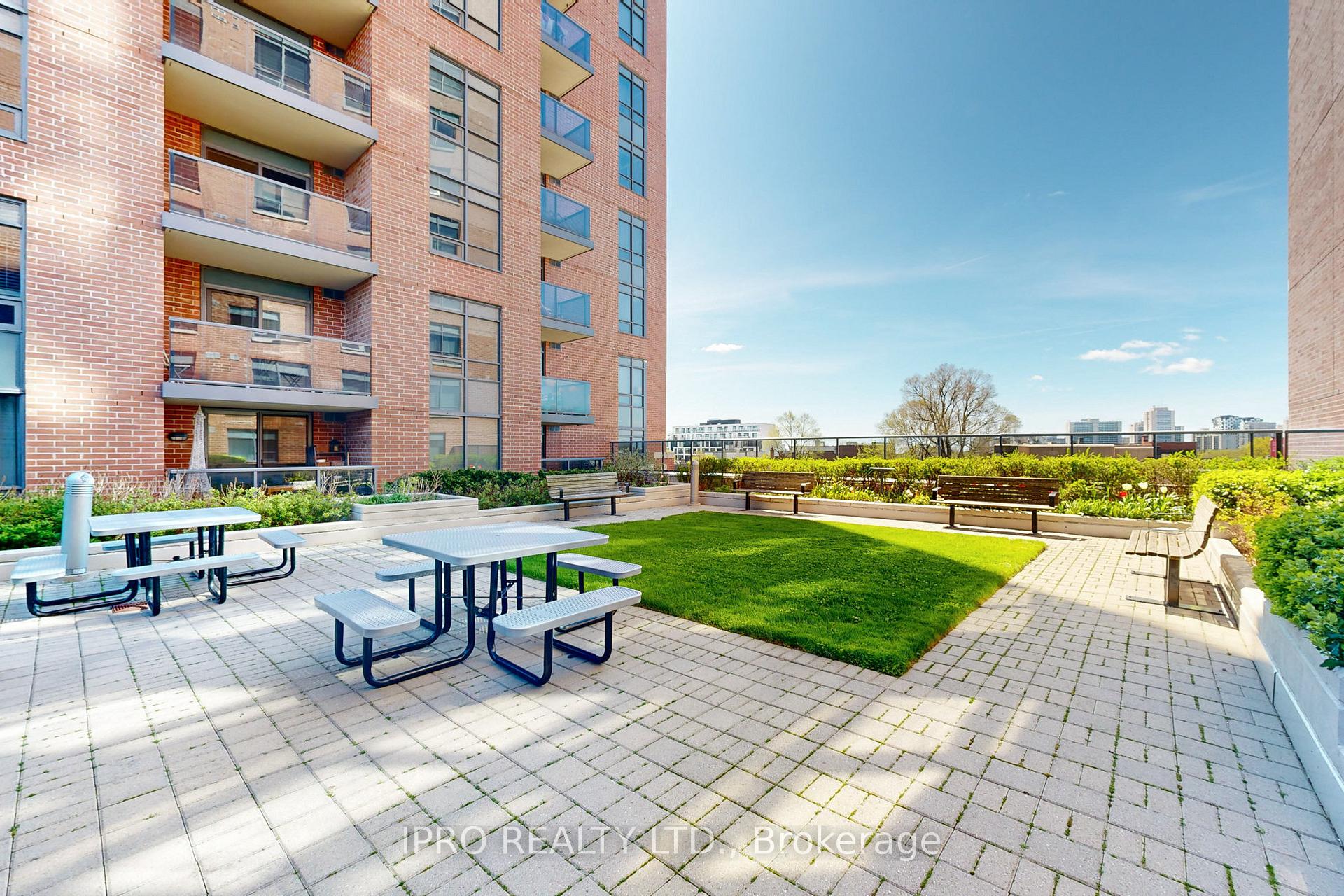 3 Bedrooms Condo at 60 Heintzman, Toronto For sale