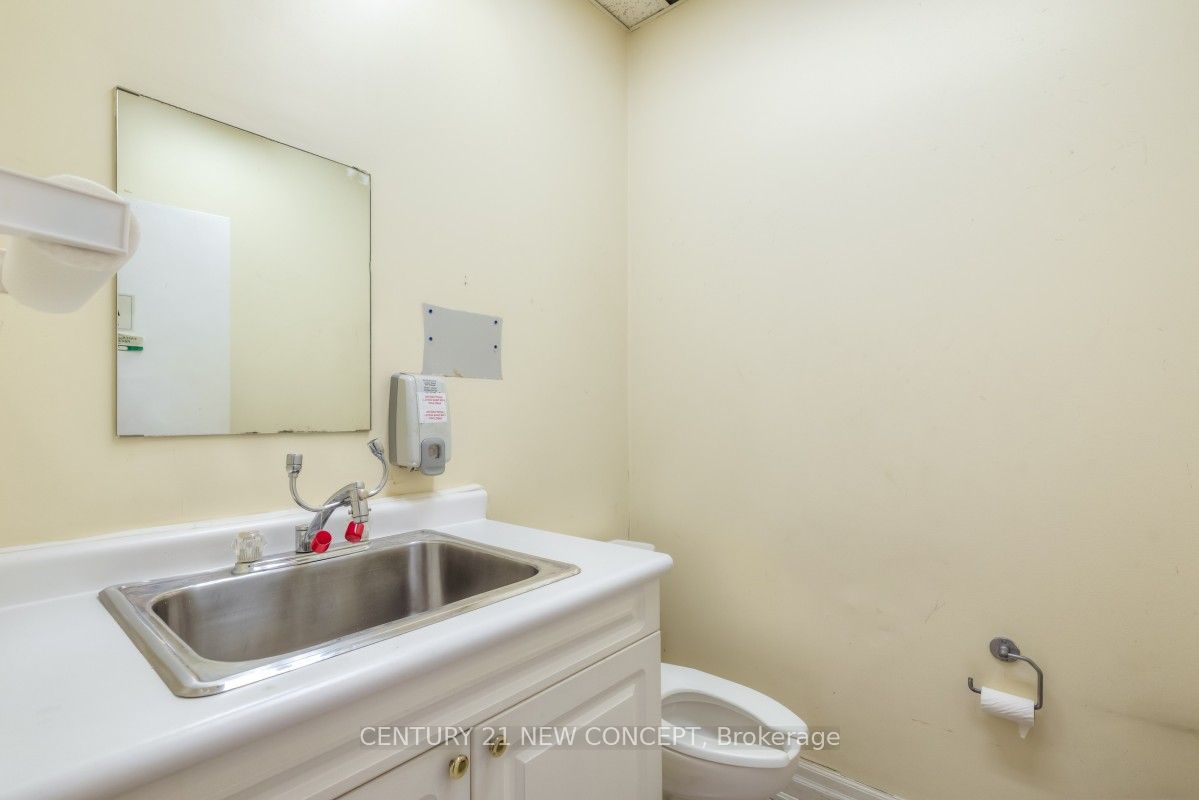 4250 Weston Road, #100 & Part of 101