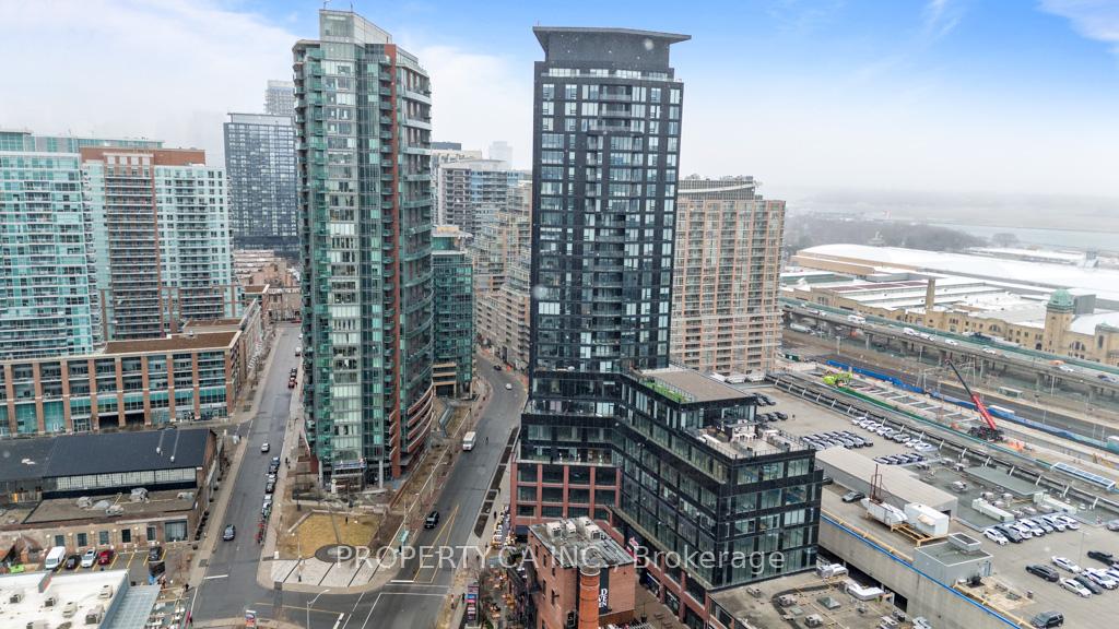 3 Bedrooms Condo at 135 East Liberty, Toronto For sale