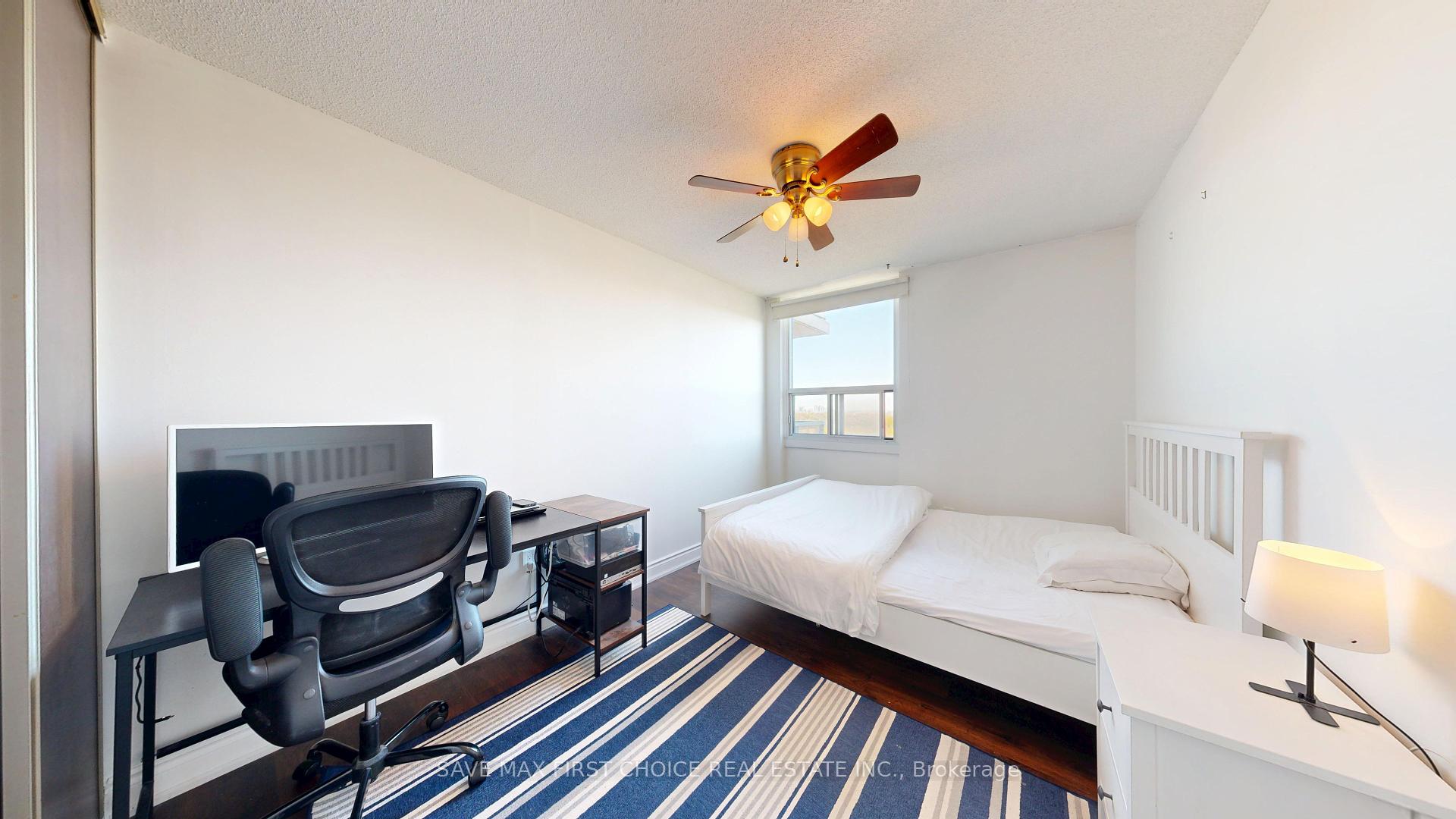 3 Bedrooms Condo at 15 Torrance, Toronto For sale