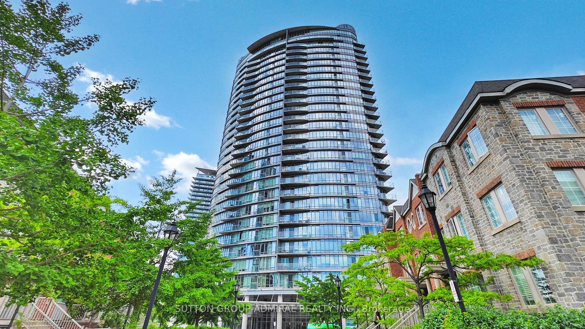 1 Bedroom Condo at 15 Windermere, Toronto For sale