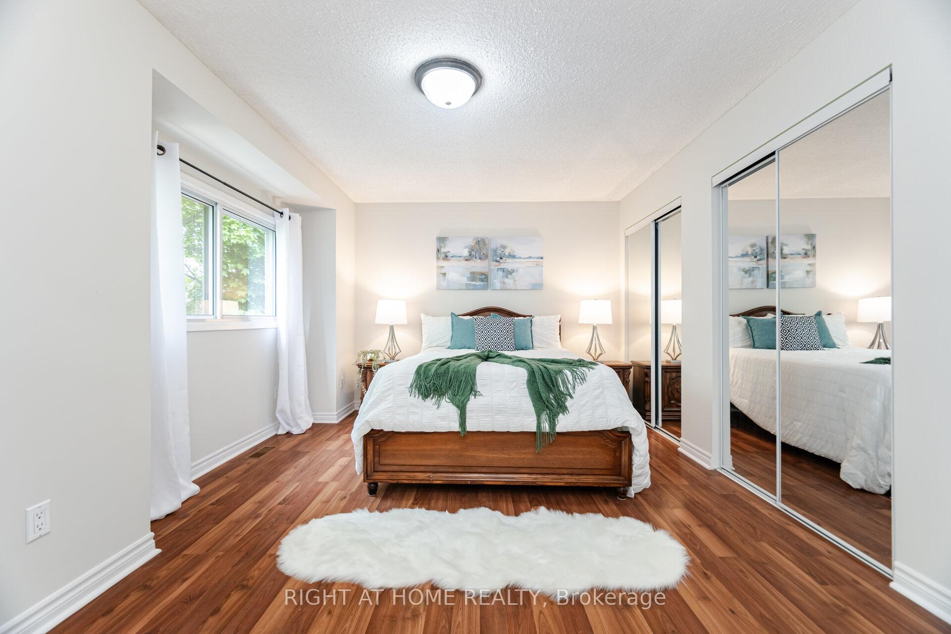 3 Bedrooms Condo at 3600 Colonial, Mississauga For sale