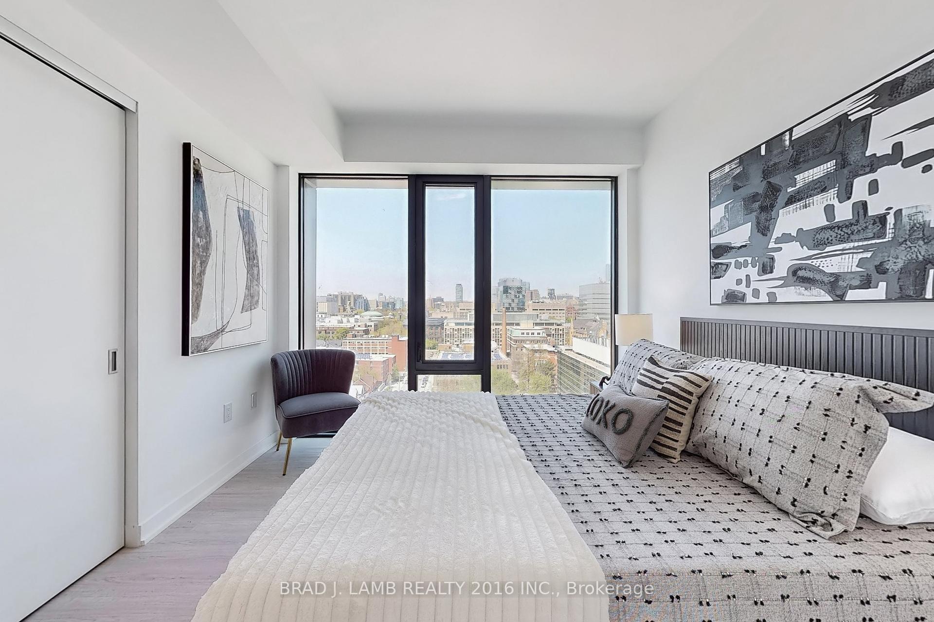 2 Bedrooms Condo at 195 McCaul, Toronto For sale