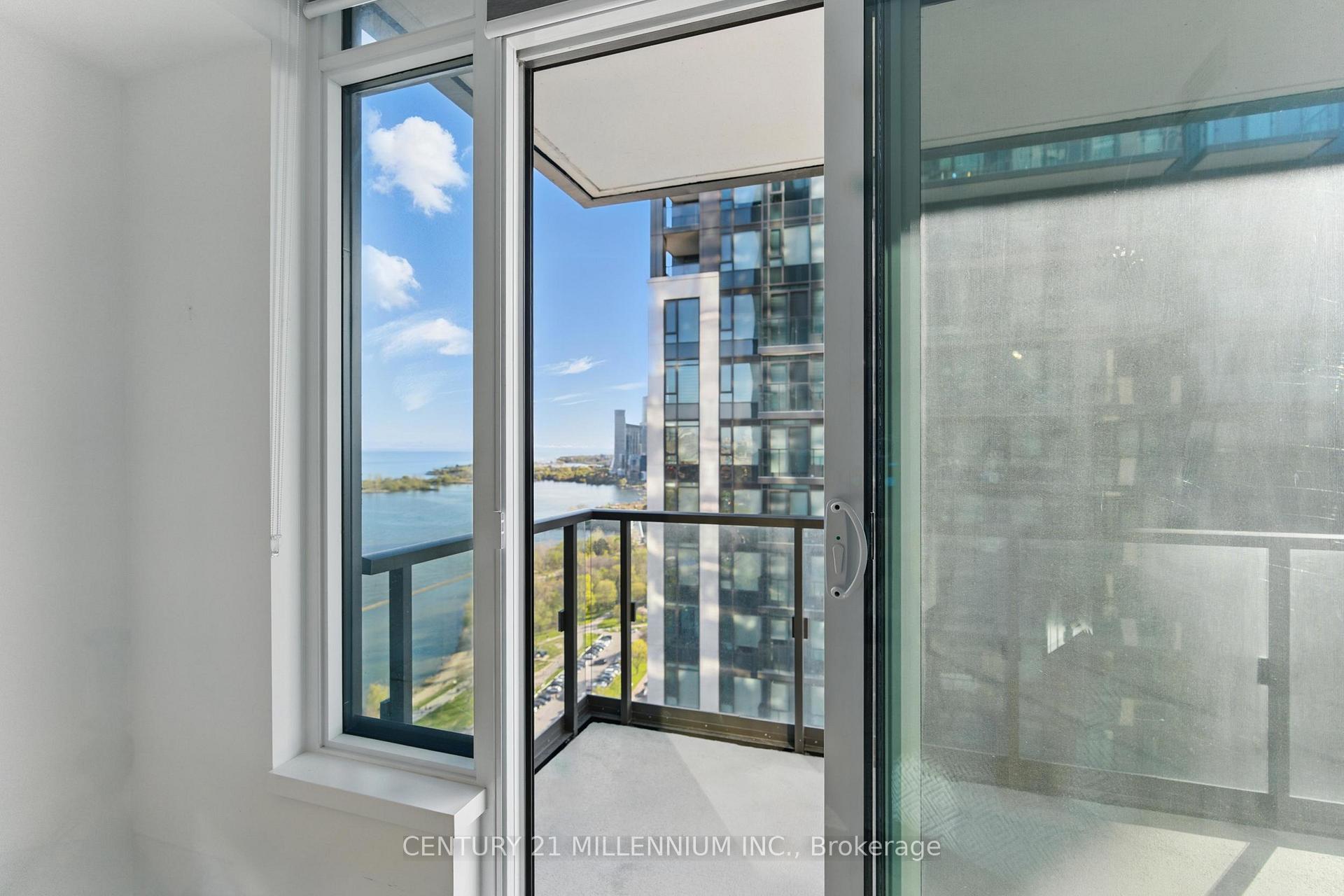 3 Bedrooms Condo at 1926 Lake Shore, Toronto For sale