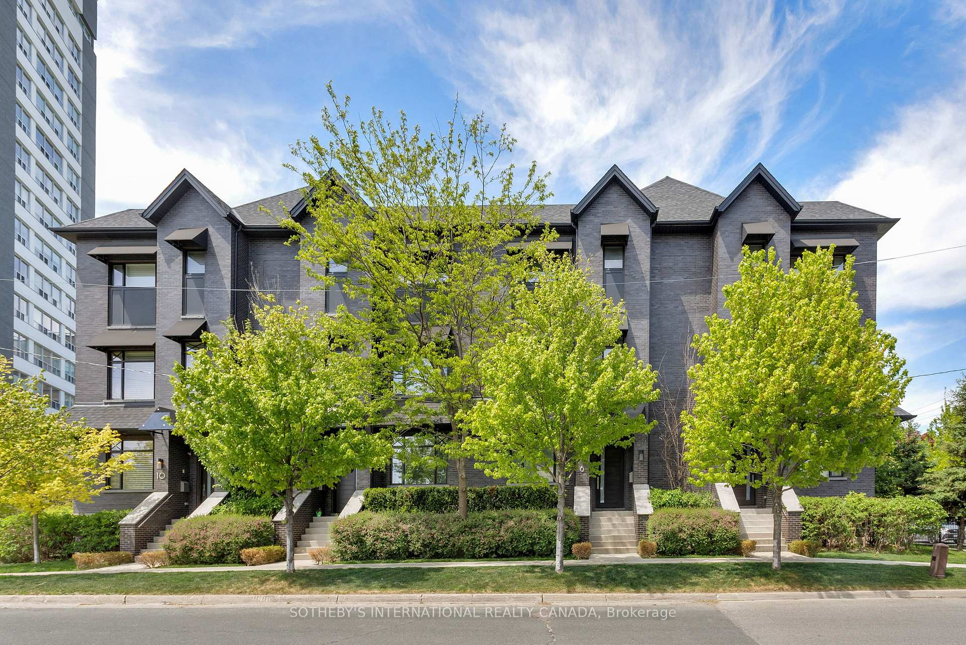 3 Bedrooms Condo at 6 Ashley, Toronto For sale