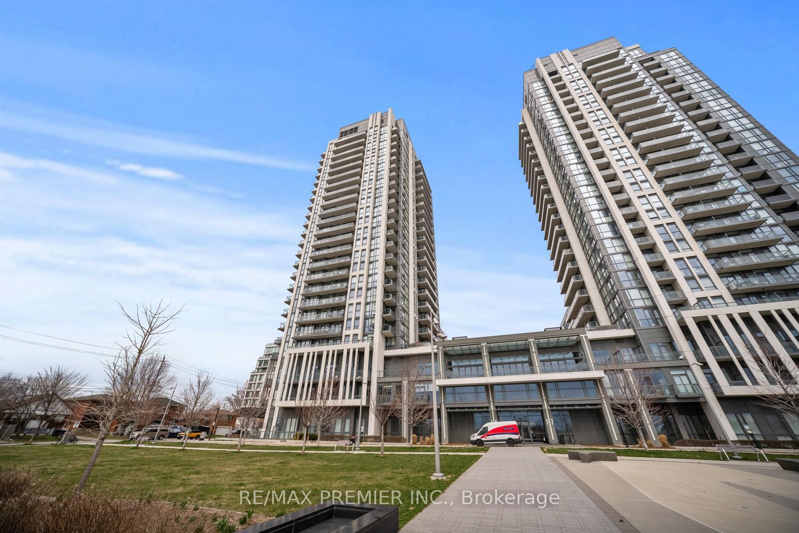 2 Bedrooms Condo at 15 Zorra,  Toronto For sale