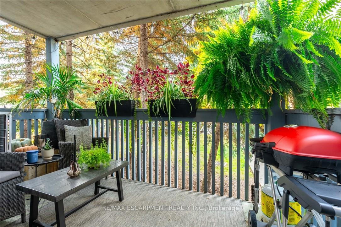 1 Bedroom Condo at 2010 Cleaver,  Burlington For sale