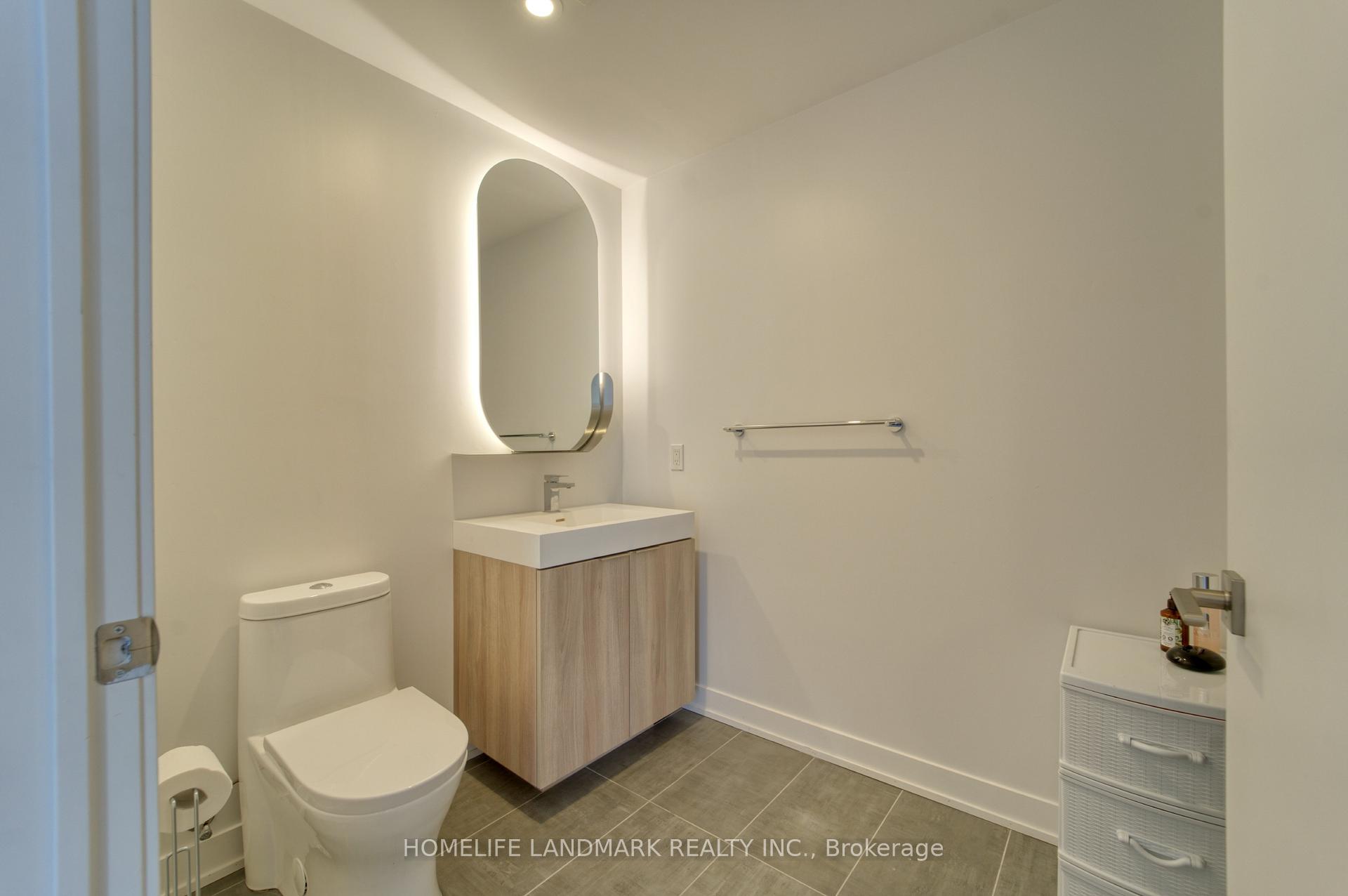 2 Bedrooms Condo at 15 HOLMES,  Toronto For sale