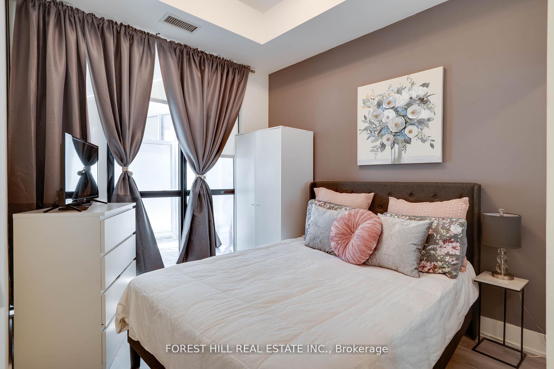 2 Bedrooms Condo at 2908 Highway 7, Vaughan For sale