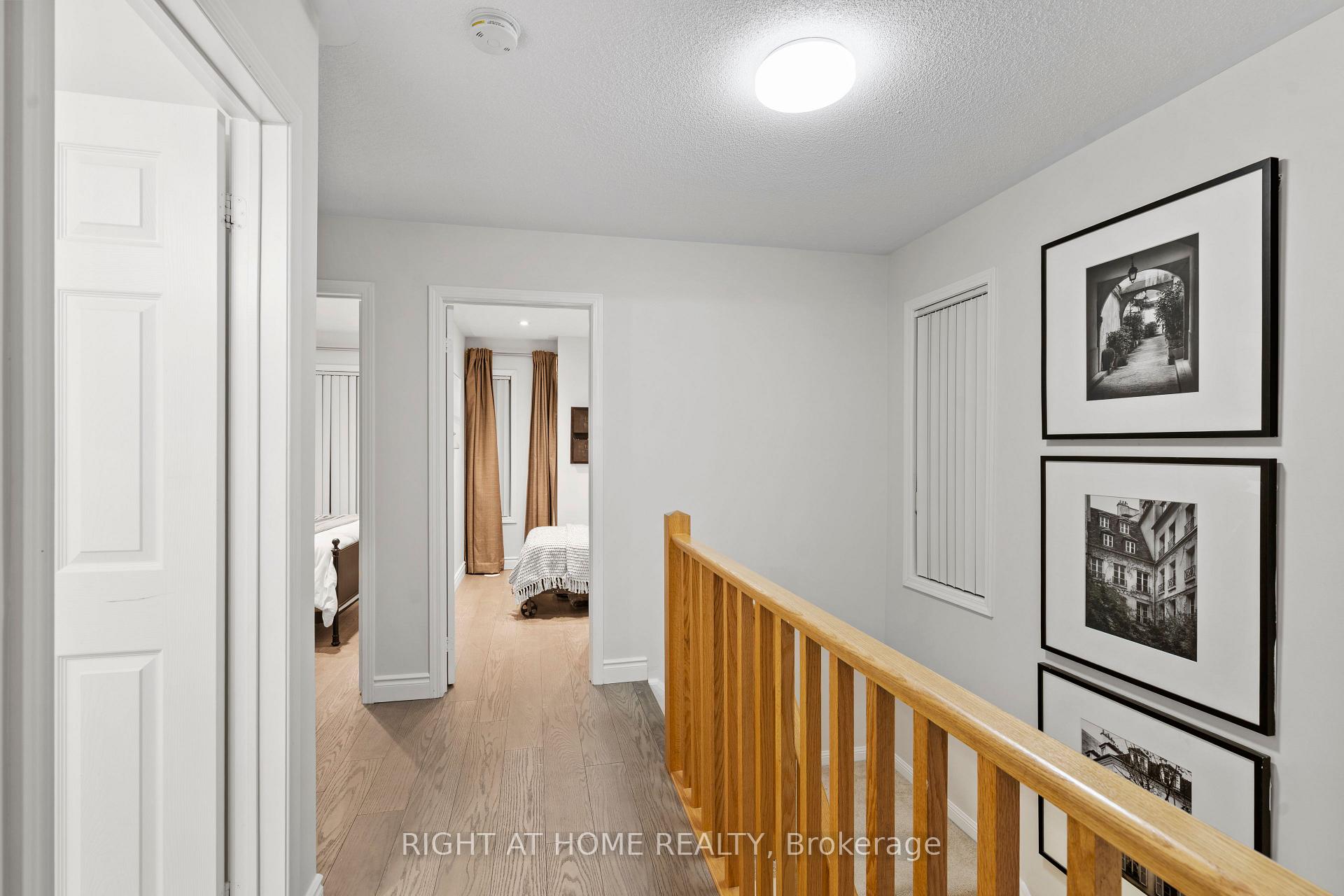 3 Bedrooms Condo at 5650 Winston Churchhill, Mississauga For sale