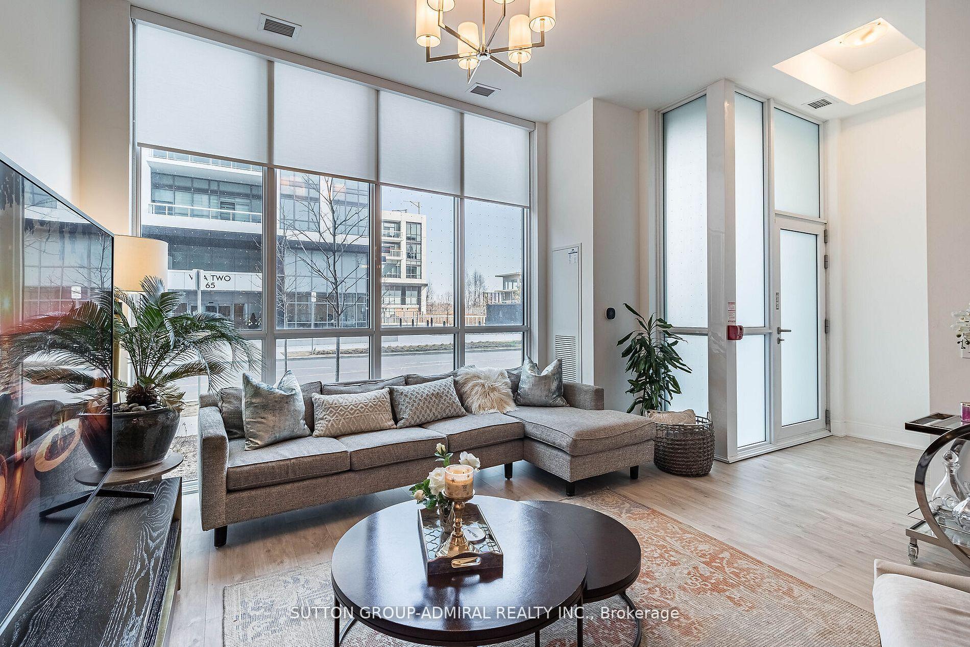 3 Bedrooms Condo at 70 Annie Craig, Toronto For sale