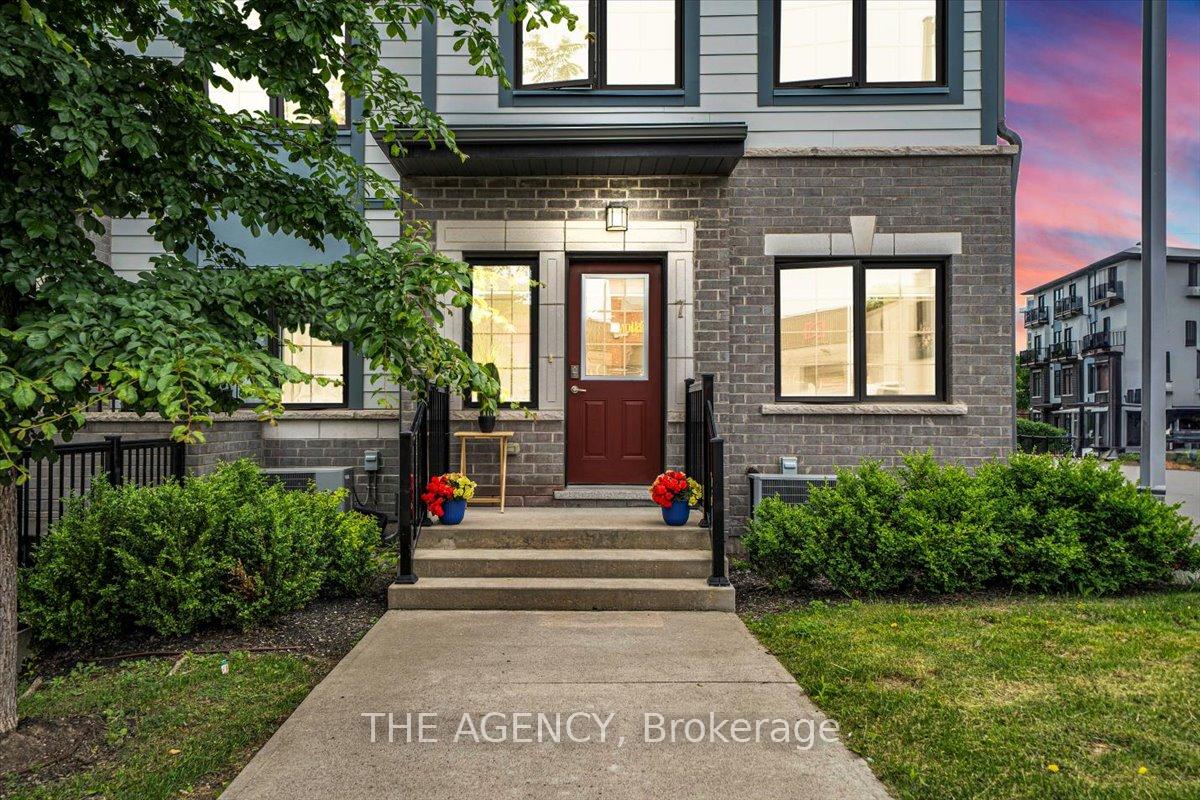 2 Bedrooms Condo at 7 Forbes, Toronto For sale