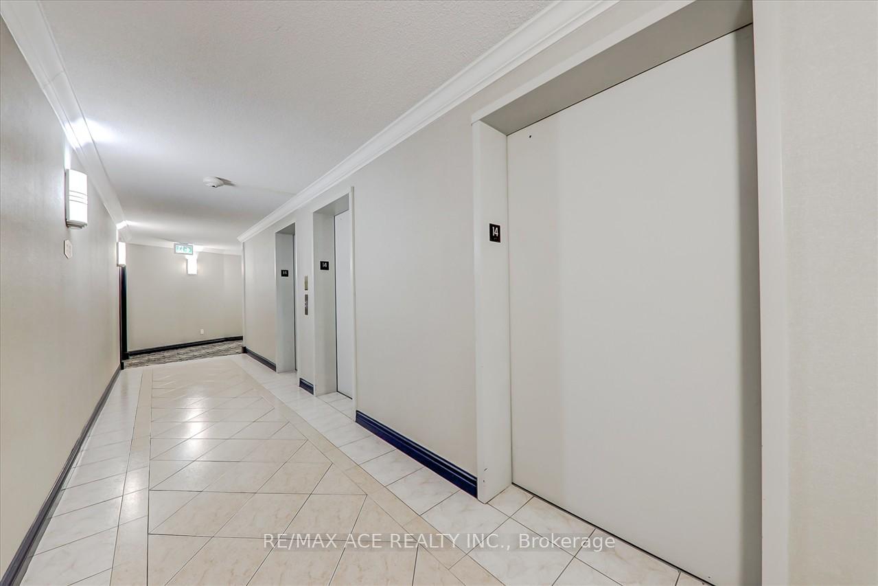 3 Bedrooms Condo at 330 Mccowan, Toronto For sale