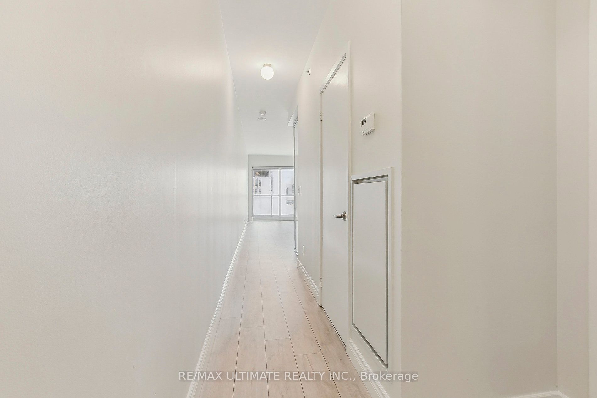 210 Simcoe Street, #611