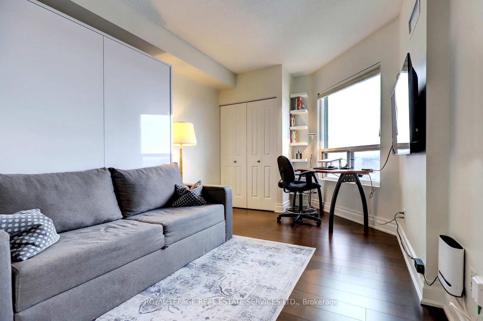 2 Bedrooms Condo at 2190 Lakeshore, Burlington For sale