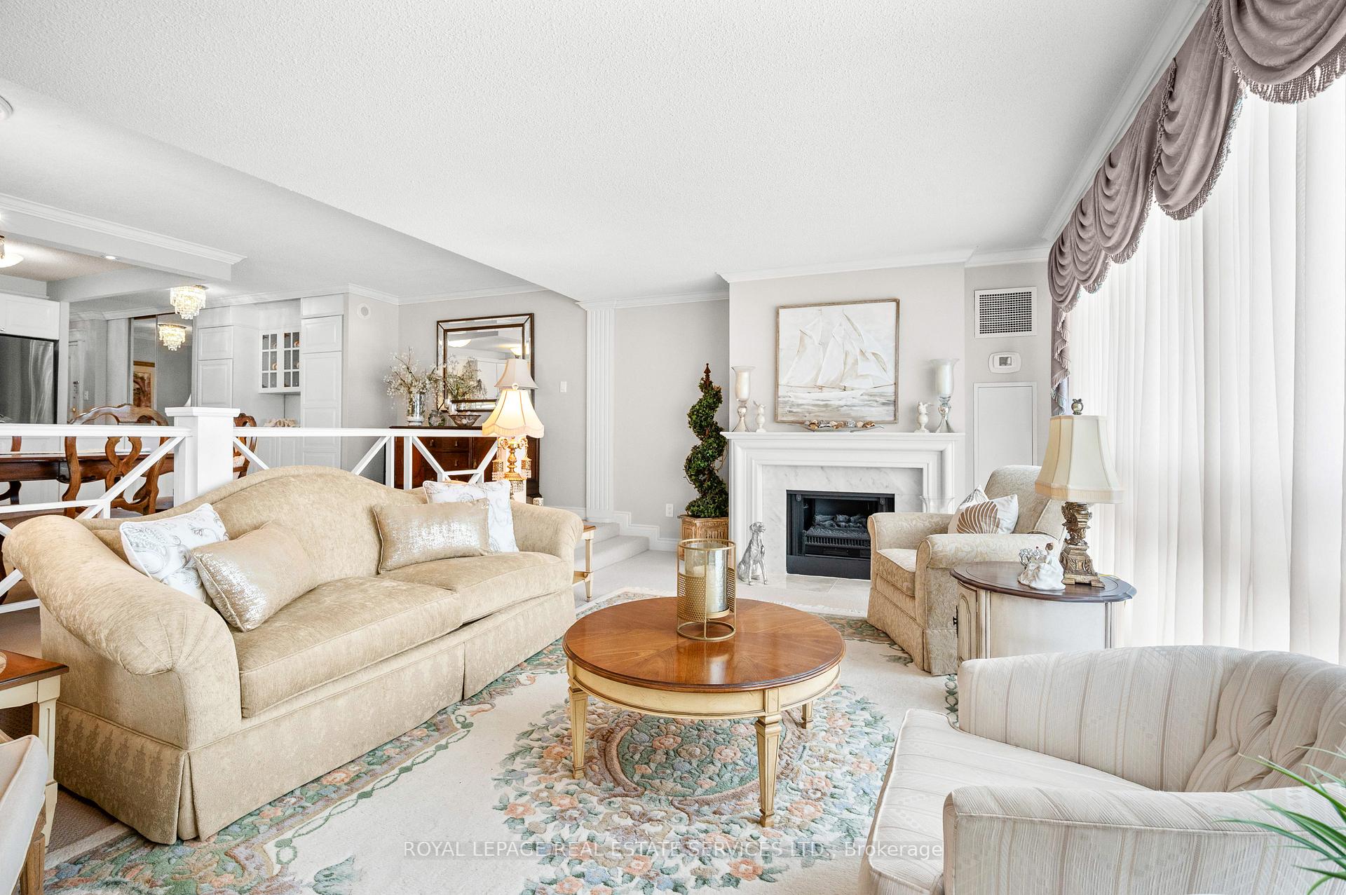 2 Bedrooms Condo at 2185 Marine, Oakville For sale