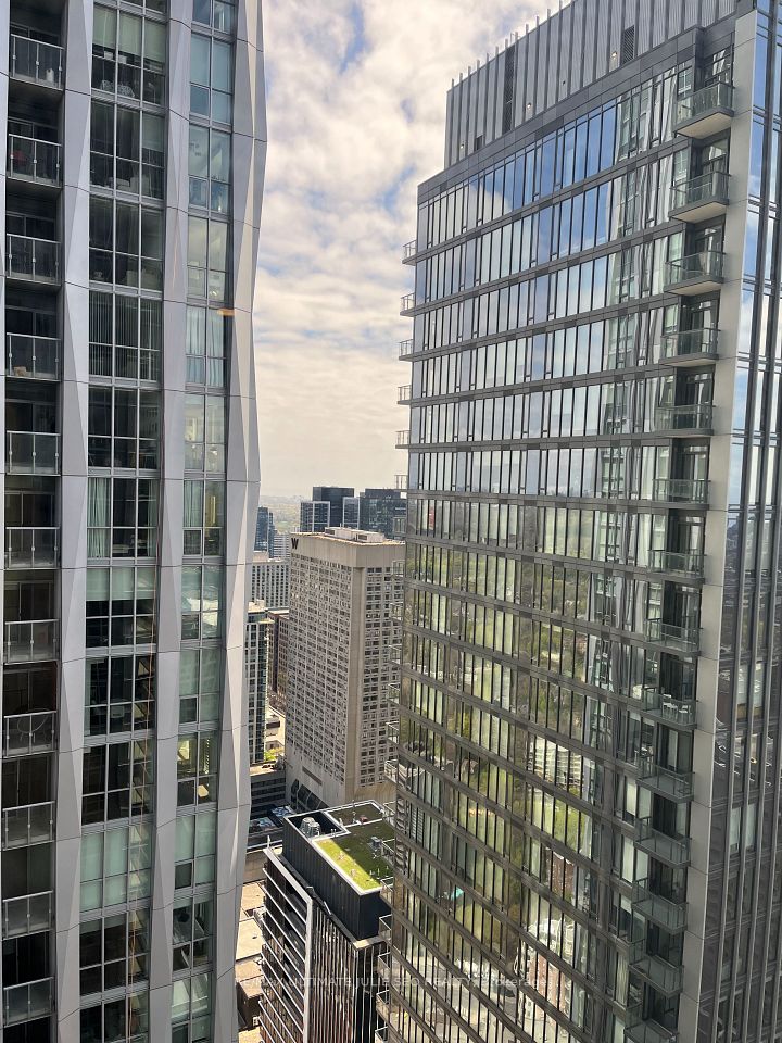 11 Yorkville