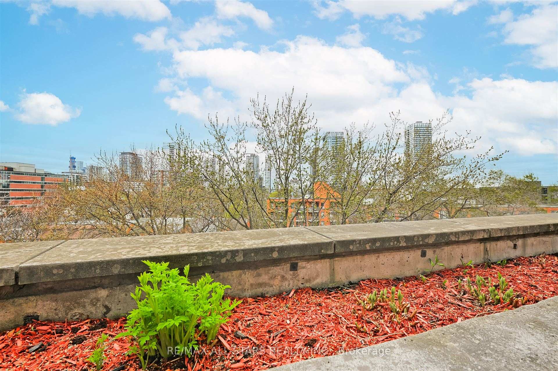 2 Bedrooms Condo at 510 King, Toronto For sale
