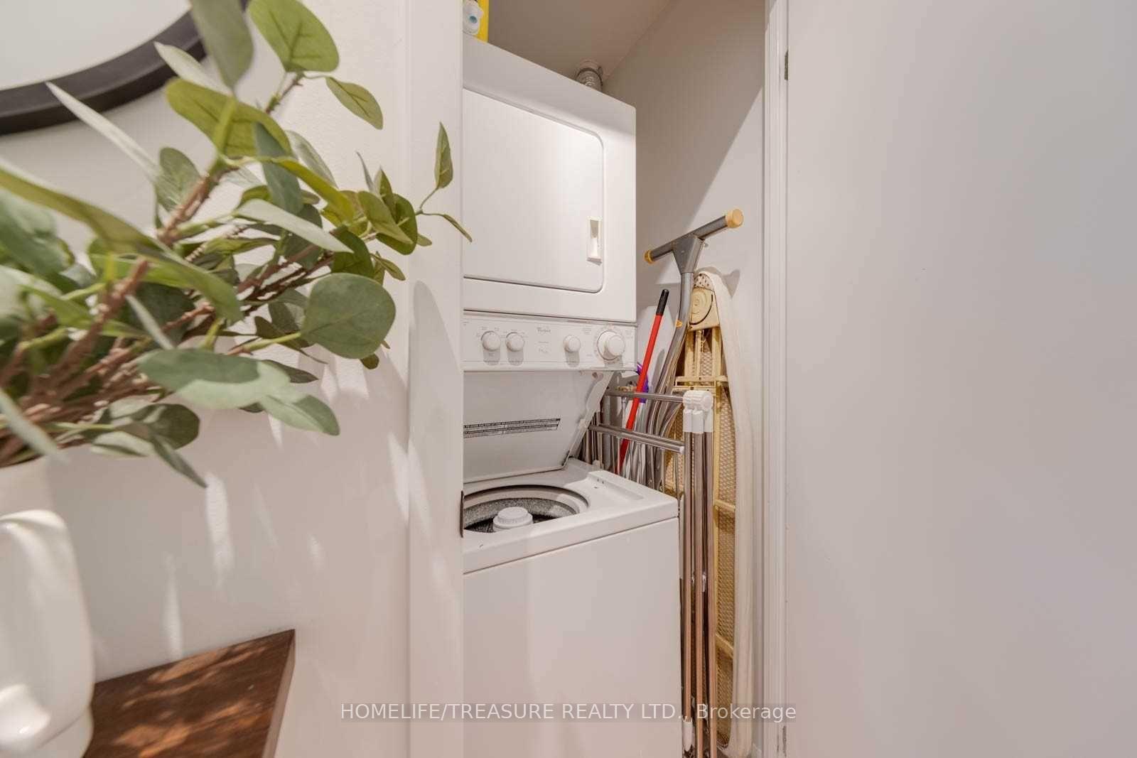 2 Bedrooms Condo at 231 Fort York, Toronto For sale