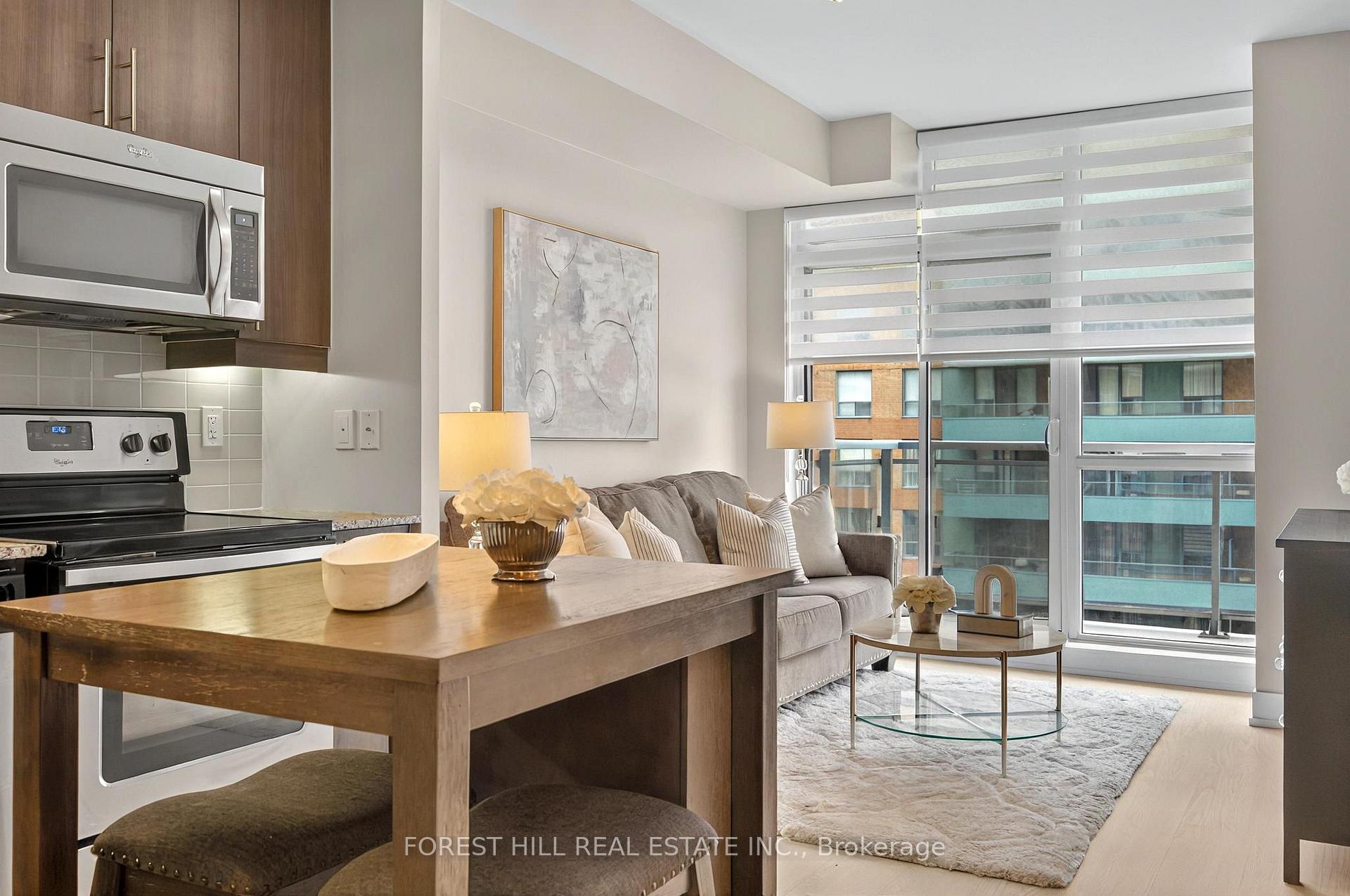 2 Bedrooms Condo at 68 Merton, Toronto For sale