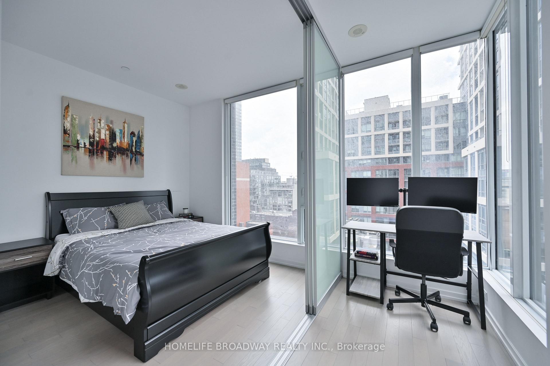 2 Bedrooms Condo at 101 Peter, Toronto For sale