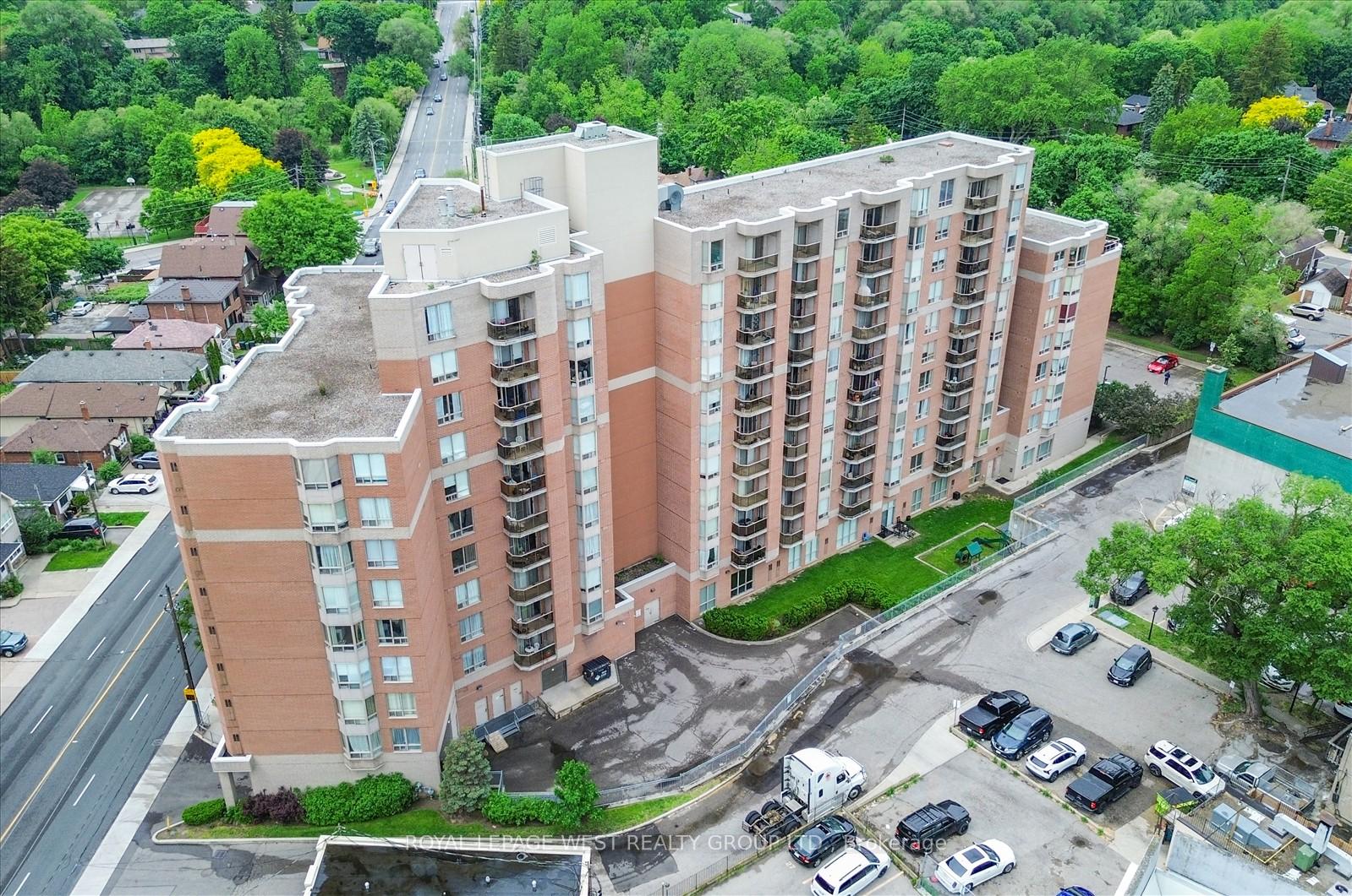 1 Bedroom Condo at 2088 Lawrence, Toronto For sale