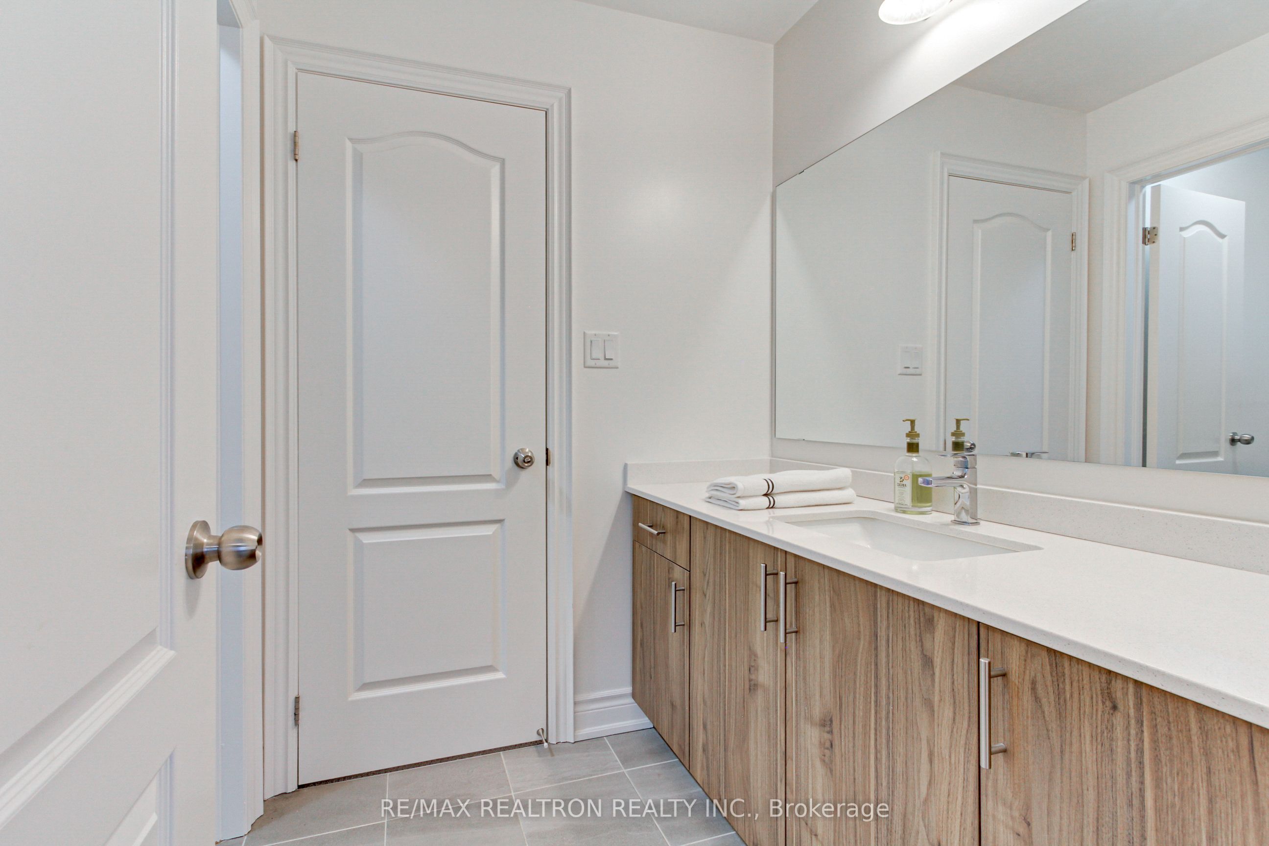 11 Beebalm Lane