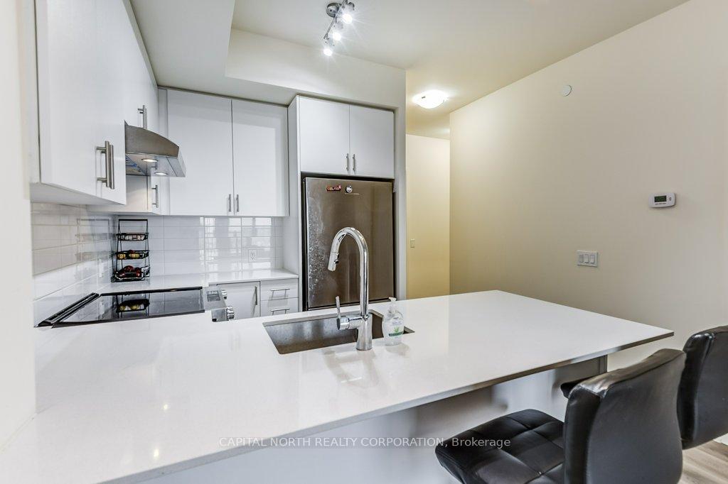 1 Bedroom Condo at 8960 Jane, Vaughan For sale