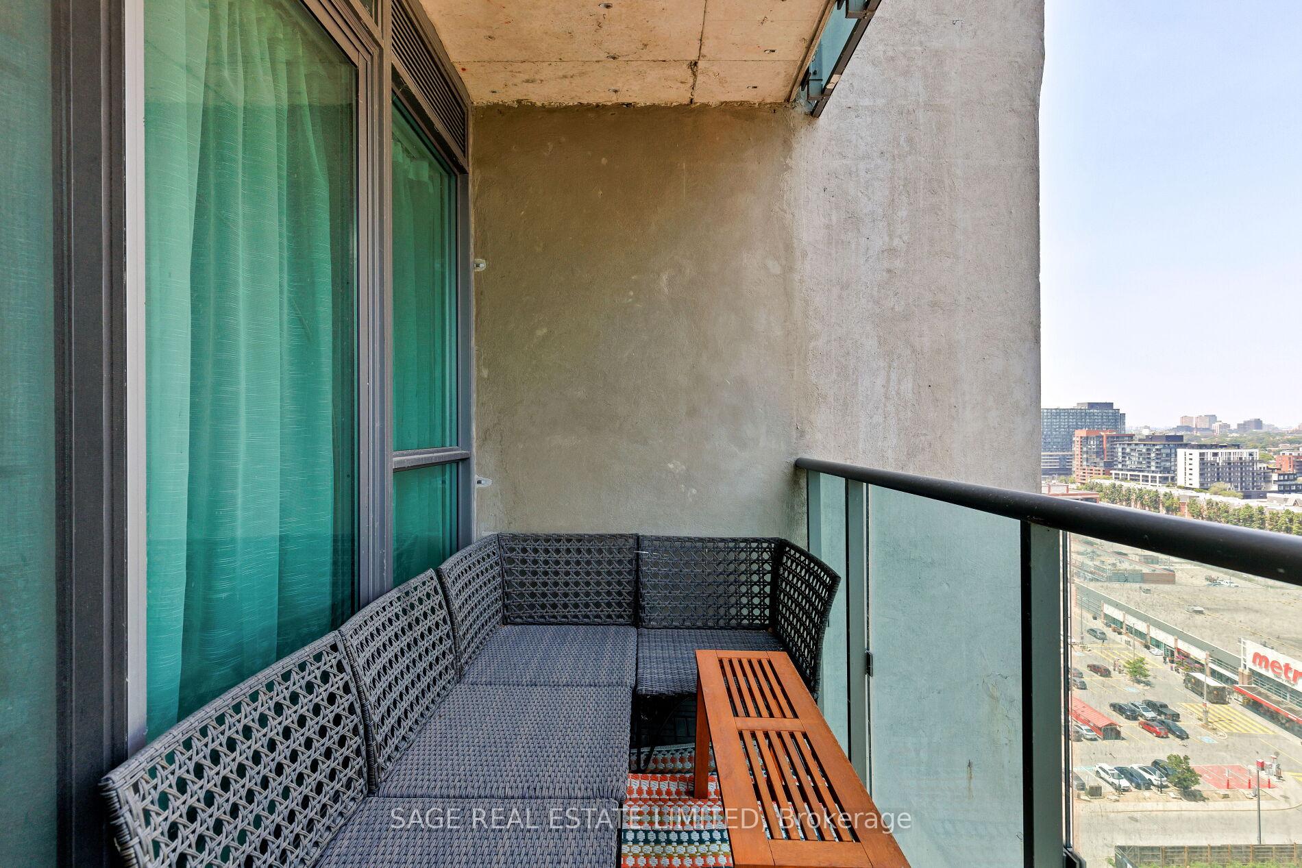 2 Bedrooms Condo at 150 East Liberty, Toronto For sale