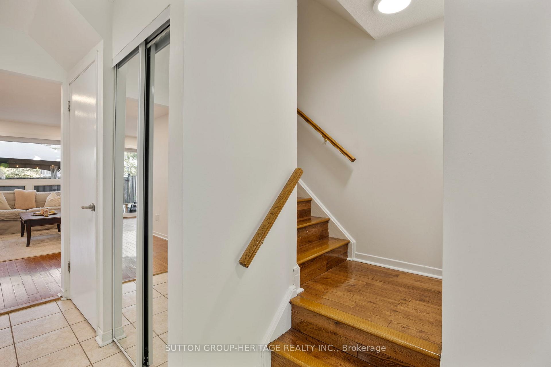 4 Bedrooms Condo at 40 Dundalk, Toronto For sale