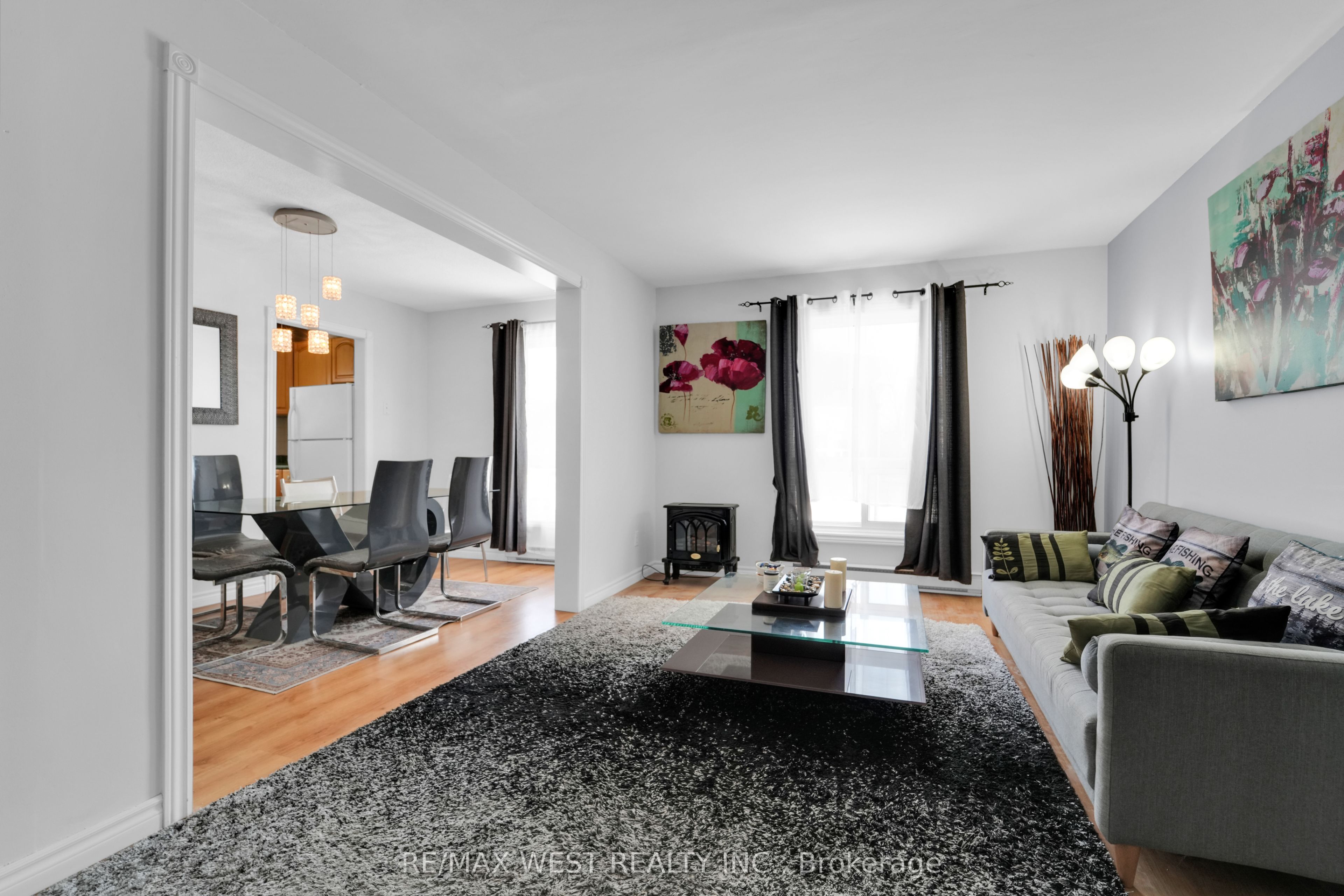 18 Jasmine Square
