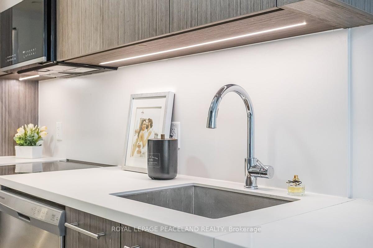 3 Bedrooms Condo at 266 Finch, Toronto For sale