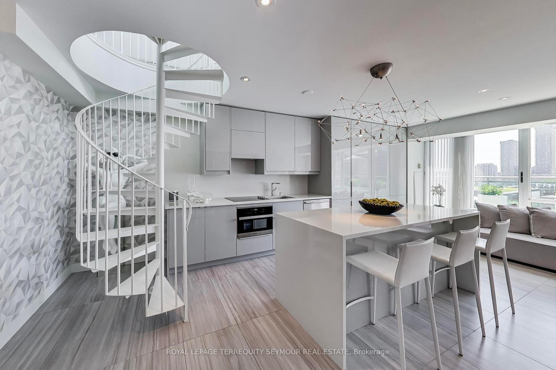 3 Bedrooms Condo at 77 Lombard, Toronto For sale