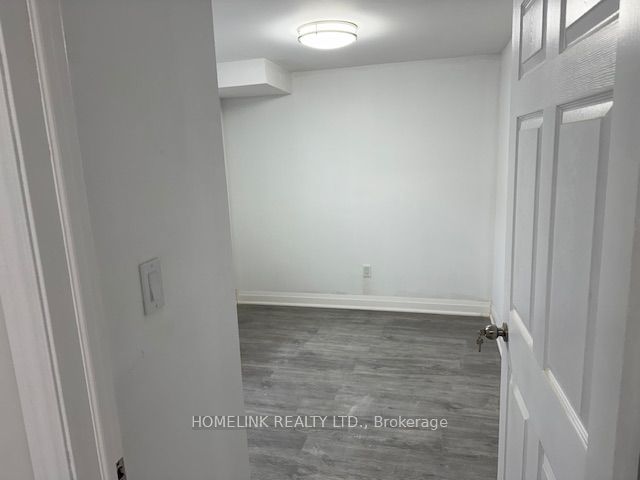 https://trreb-image.ampre.ca/ZED5H8QfMyLa1I0edEWNLGPLDRU-jnR7-4Gt4-mdSz4/rs:fit:960:960/wm:.5:so:0:50:.4/wmsh:10/wmt:PHNwYW4gZm9yZWdyb3VuZD0nd2hpdGUnIGZvbnQ9JzY4Jz5IT01FTElOSyBSRUFMVFkgTFRELiwgQnJva2VyYWdlPC9zcGFuPg/cb:20250208171233/L3RycmViL2xpc3RpbmdzLzQwLzU3LzI5LzQ2L3AvYzIyZWYzZTktYjM5NS00MzgwLTkwNWUtODA2Nzc2MjY4MzBhLmpwZw.jpg