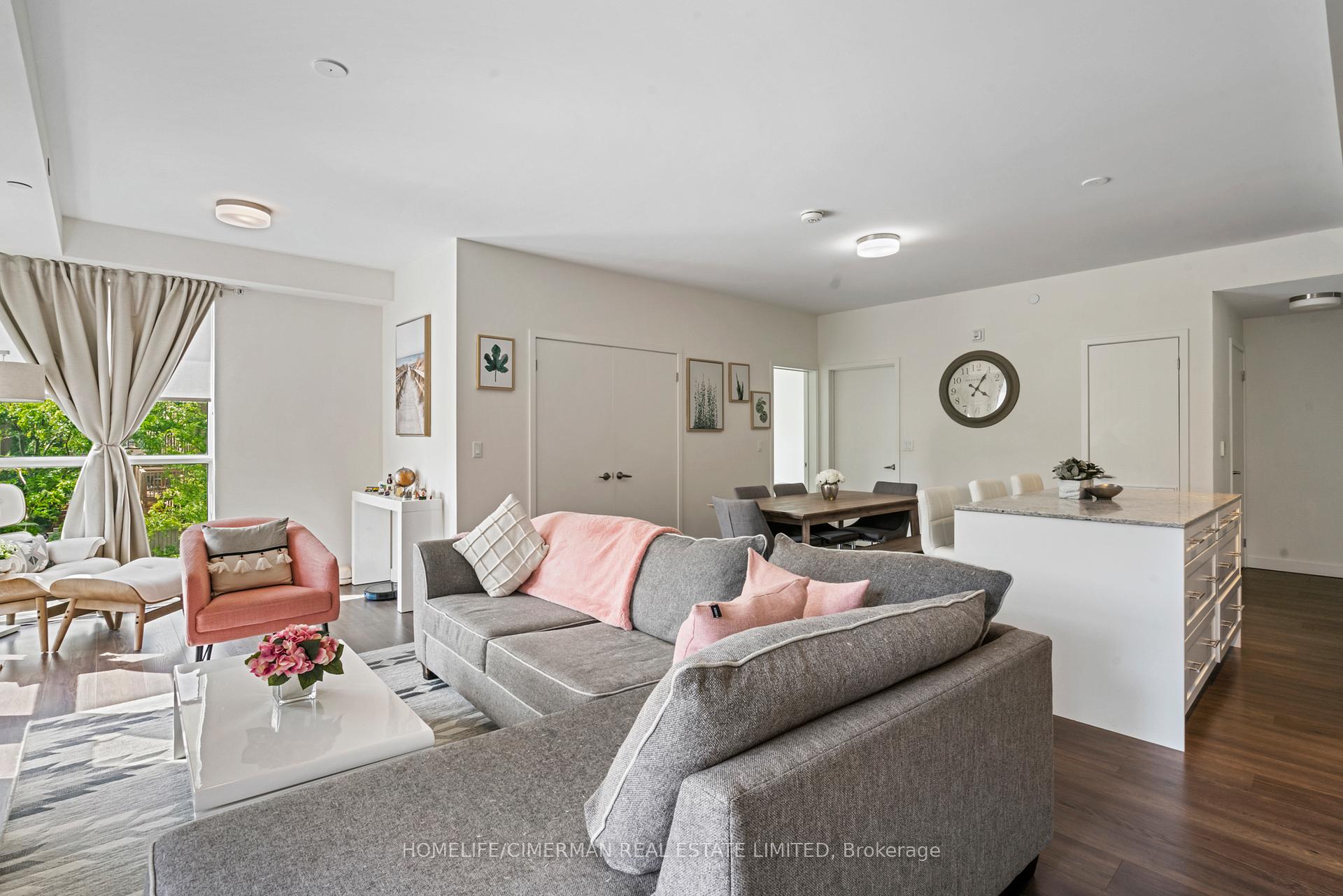 4 Bedrooms Condo at 210 Sabina, Oakville For sale