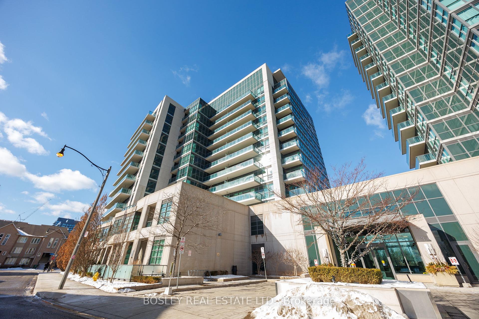 3 Bedrooms Condo at 35 Brian Peck, Toronto For sale