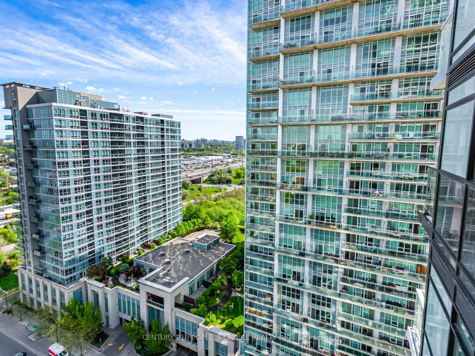 2 Bedrooms Condo at 251 Manitoba, Toronto For sale
