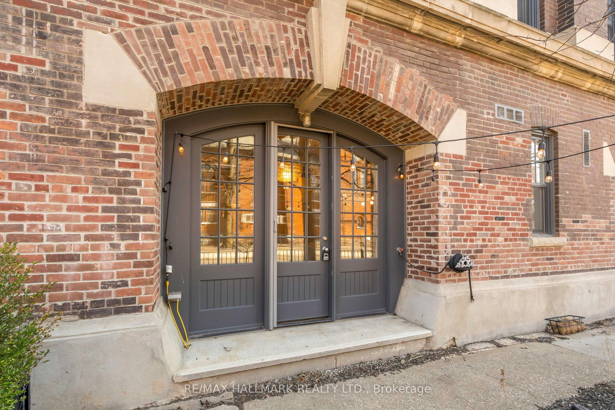 183 Dovercourt Road, #106