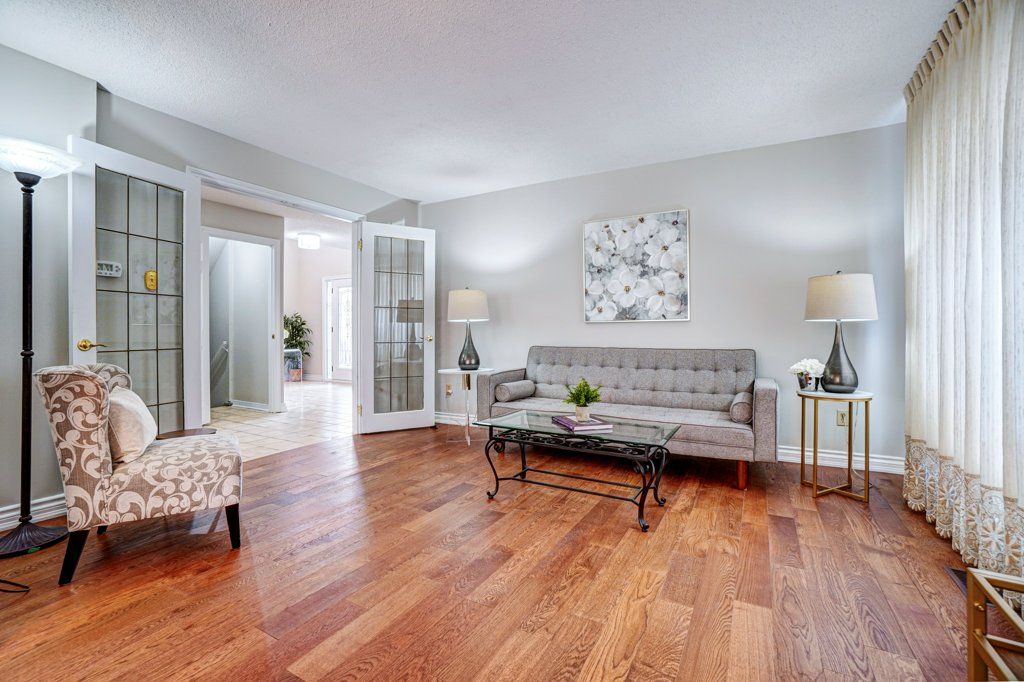 4620 Dunedin Crescent Mississauga Ontario L5R 1M2