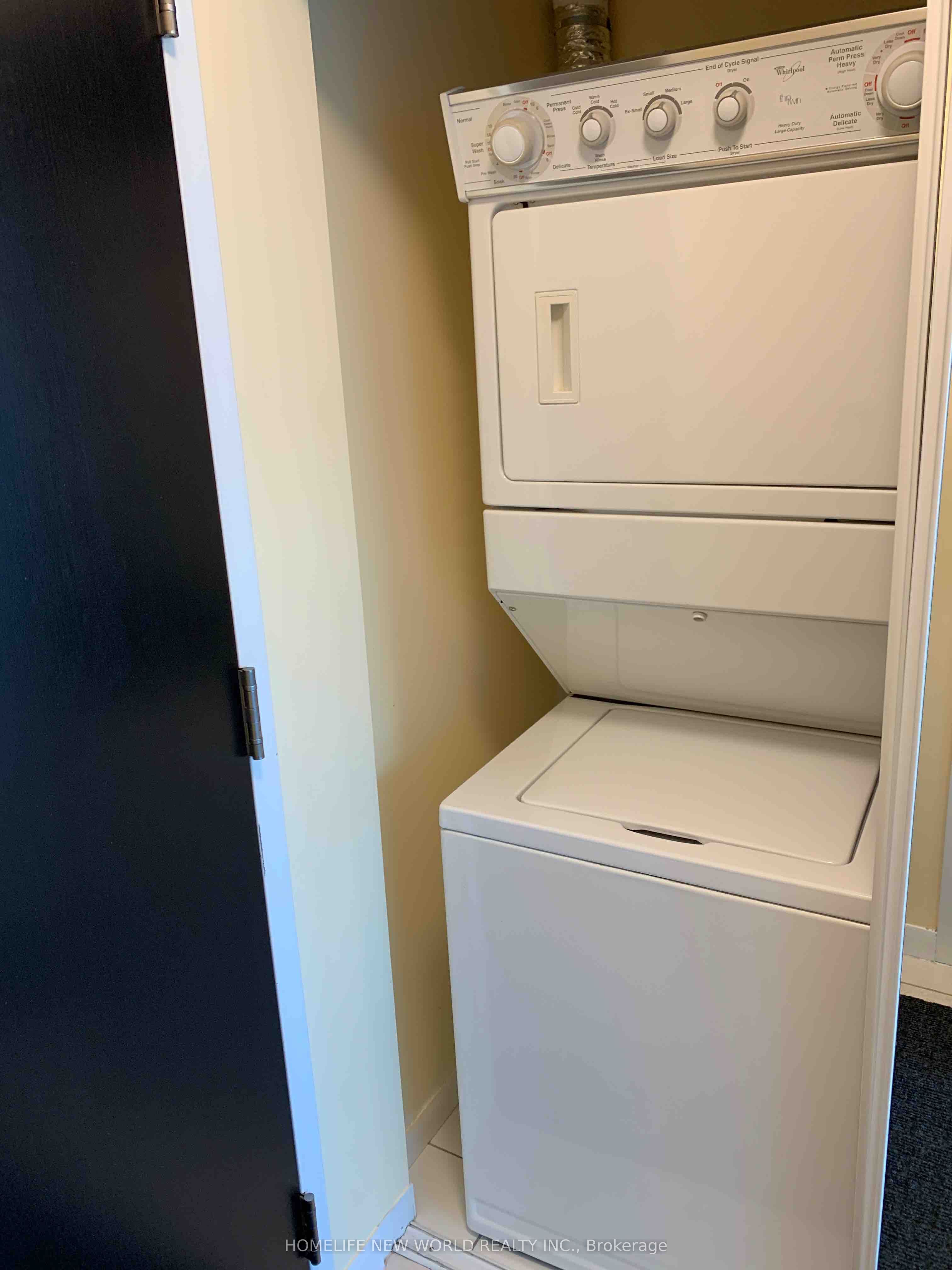 18 Yonge Street, #1404