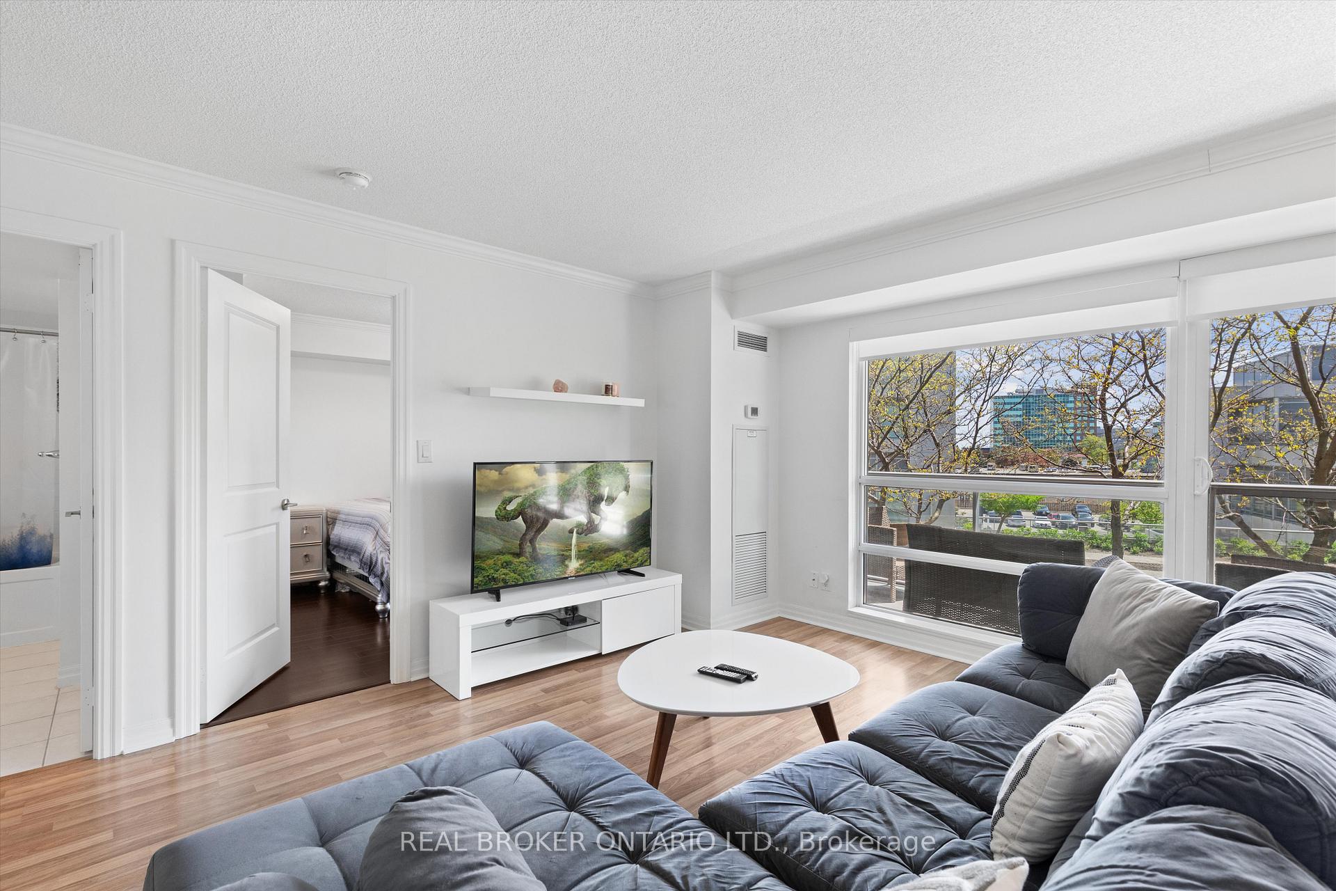 1 Bedroom Condo at 2035 Sheppard, Toronto For sale