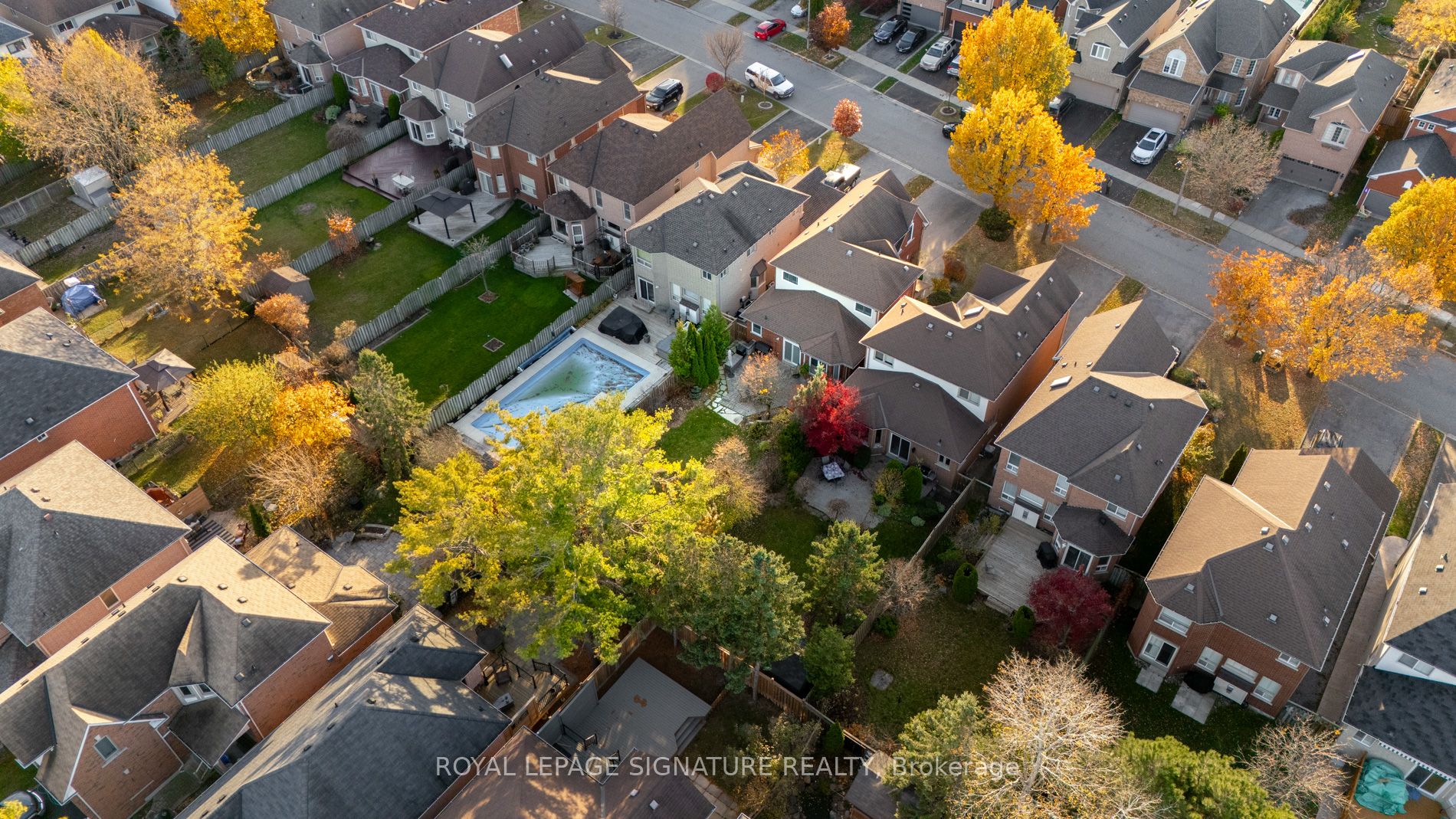 1757 Autumn Crescent