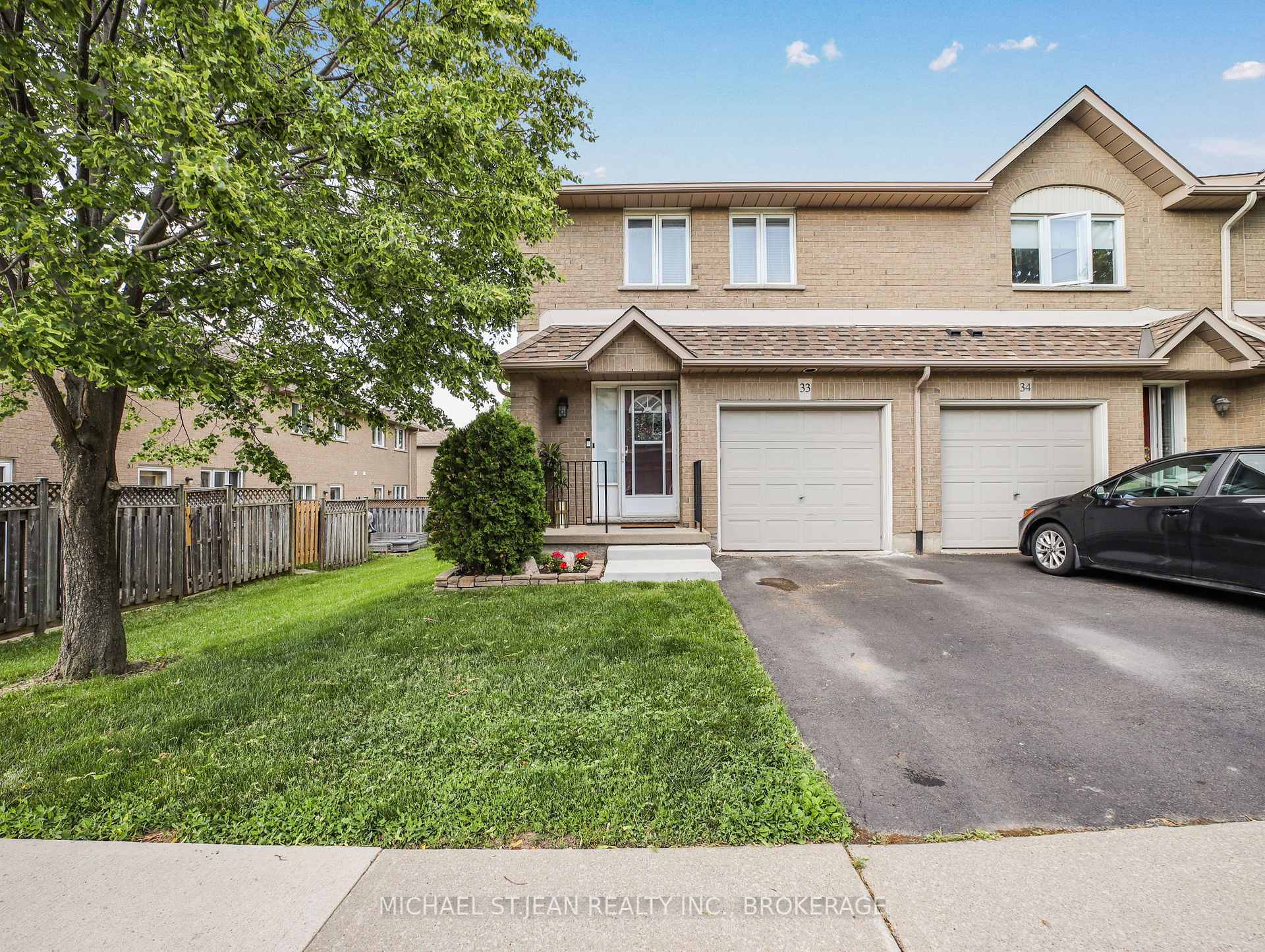 3 Bedrooms Condo at 1889 Upper Wentworth, Hamilton For sale