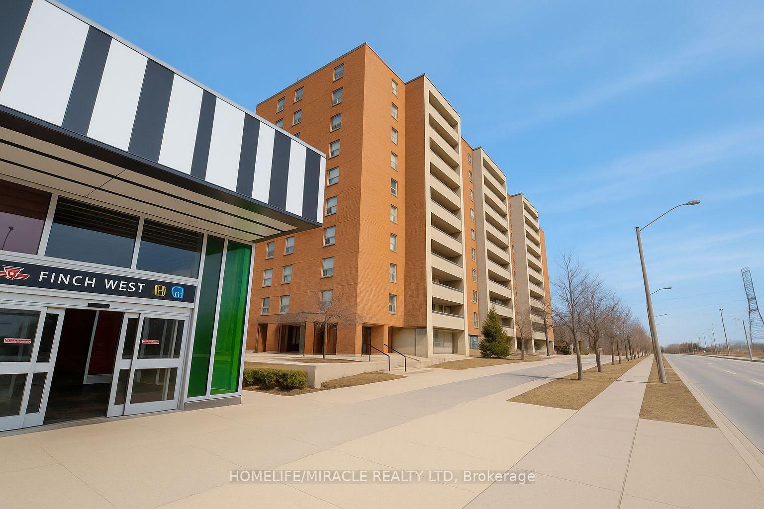 3 Bedrooms Condo at 1 Four Winds, Toronto For sale