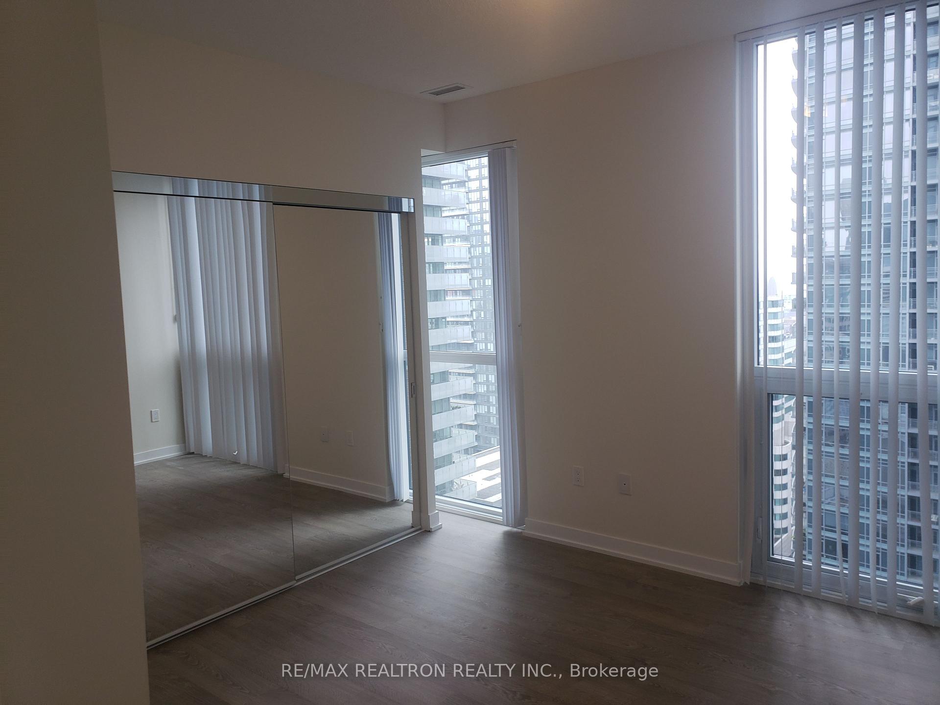 2 Bedrooms Condo at 99 John, Toronto For sale
