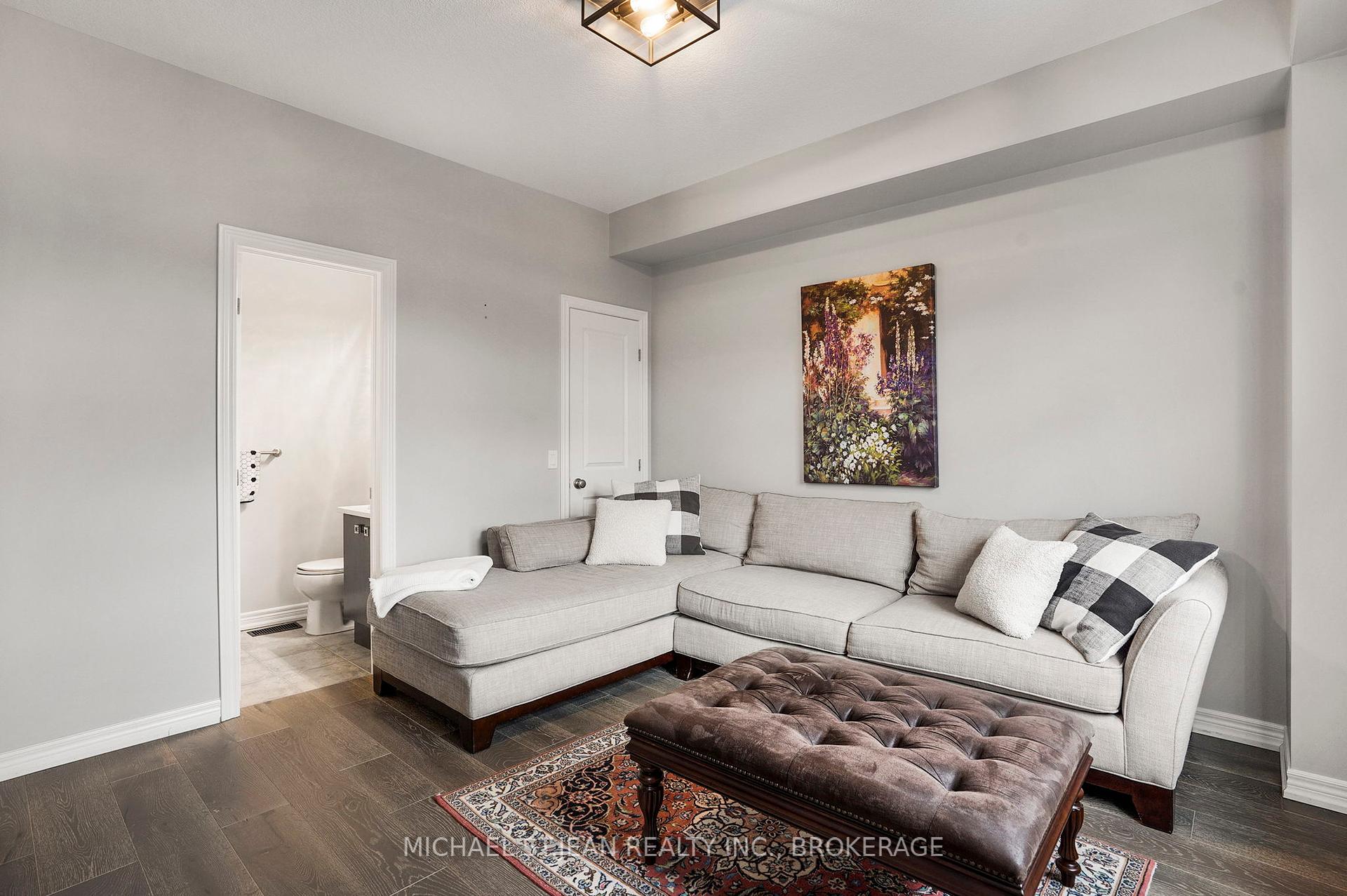 3 Bedrooms Condo at 5056 New,  Burlington For sale