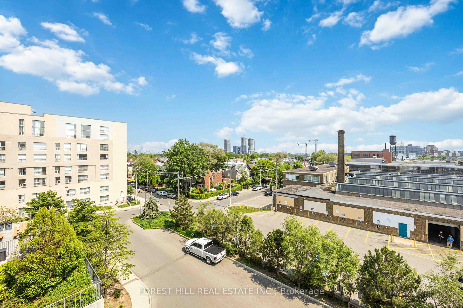 2 Bedrooms Condo at 812 Lansdowne, Toronto For sale