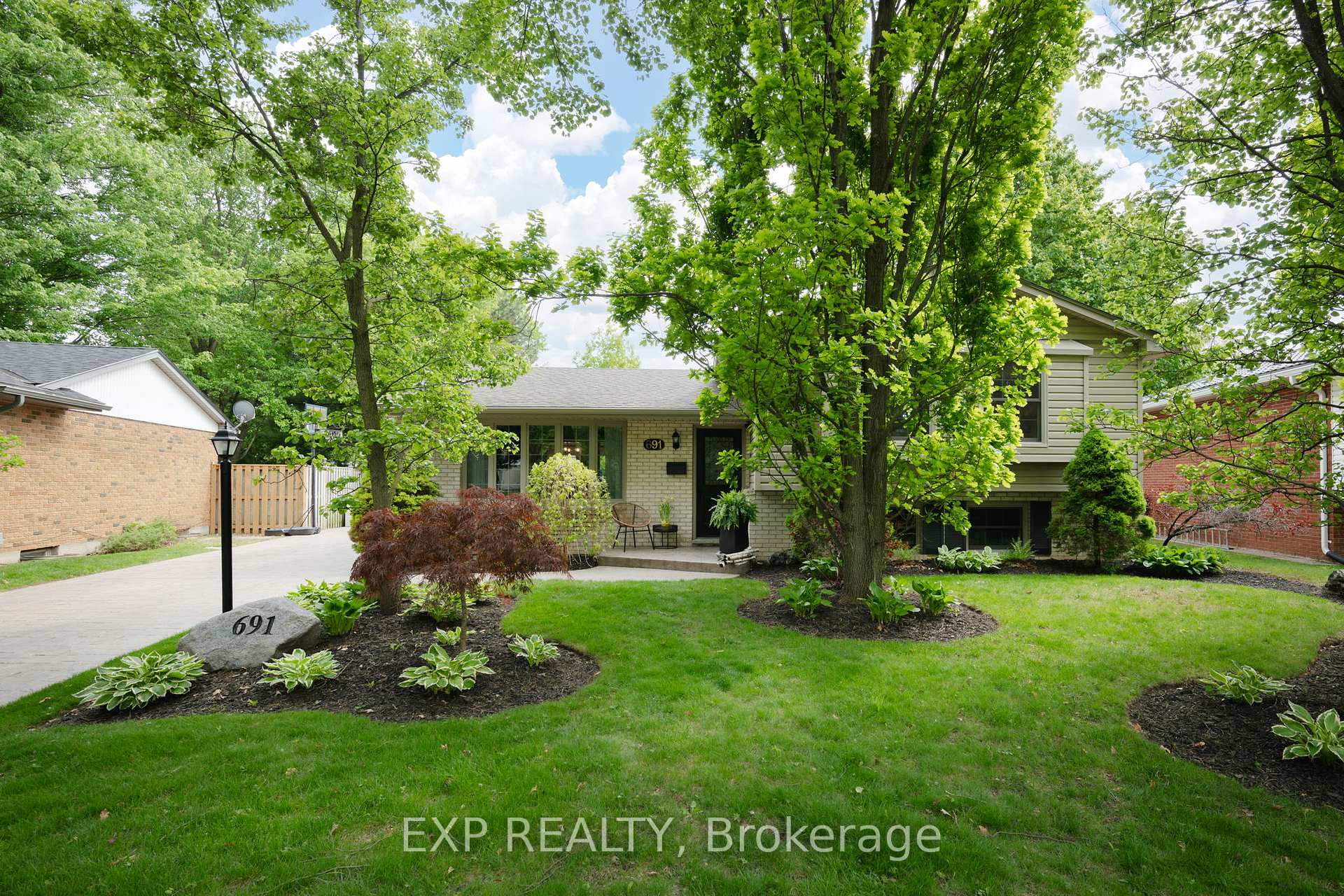 691 Algoma Avenue, London North, ON N5X 1W4